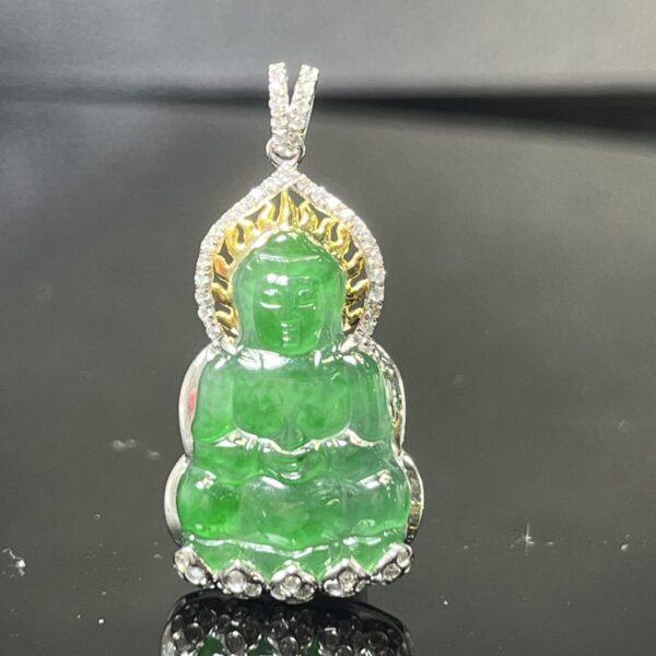 翡翠,玉,觀音,玉觀音,觀音菩薩,玉器,翡翠A貨,玉吊墜,香港翡翠,翡翠介紹,冰種翡翠,糯冰種翡翠,翡翠飾品,翡翠鑑定證,翡翠玉石,翠色,天然翡翠,玉石,翡翠觀音,翡翠吊墜,