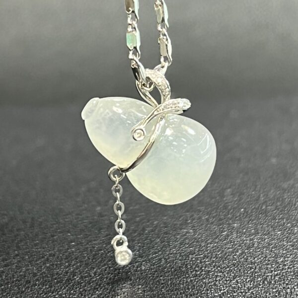 翡翠,玉,葫蘆,玉器,翡翠A貨,翡翠吊墜,香港翡翠,翡翠介紹,冰種翡翠,糯冰種翡翠,翡翠飾品,翡翠鑑定證,翡翠玉石,翠色,18K翡翠,天然翡翠,翡翠吊墜,玉吊墜,