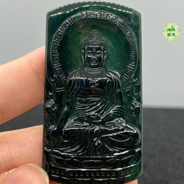 翡翠A貨玉器玉墨翠玉佛祖大日如來釋迦牟尼翡翠吊墜 隱隱散發出淡定深沉的氣息 十分令人着迷