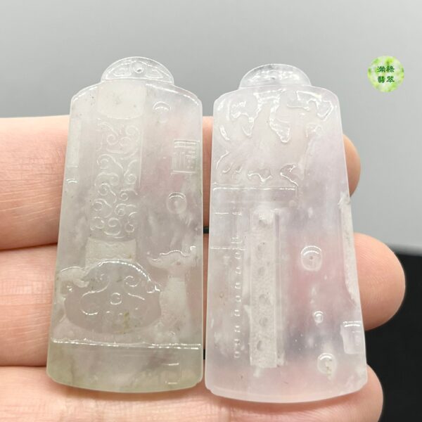 翡翠A貨玉器玉靈獸翡翠吊墜一對 青龍 白虎 朱雀 玄武是四位神話靈獸 是古人崇拜的圖騰