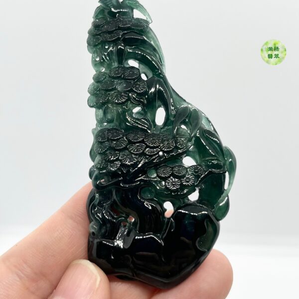 翡翠A貨玉器墨翠松樹翡翠吊墜 墨翠上身非常有韻味的一款牌子
