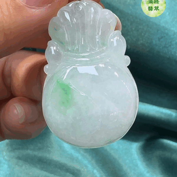 翡翠A貨玉器錢袋翡翠吊墜39 x 26 x 8mm