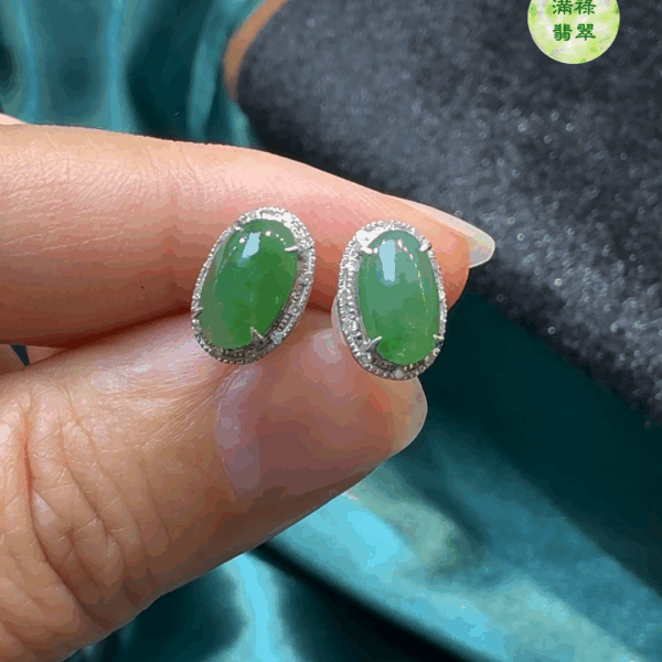 18K翡翠A貨玉器蛋面翡翠耳環主石8.3 x 5.1mm