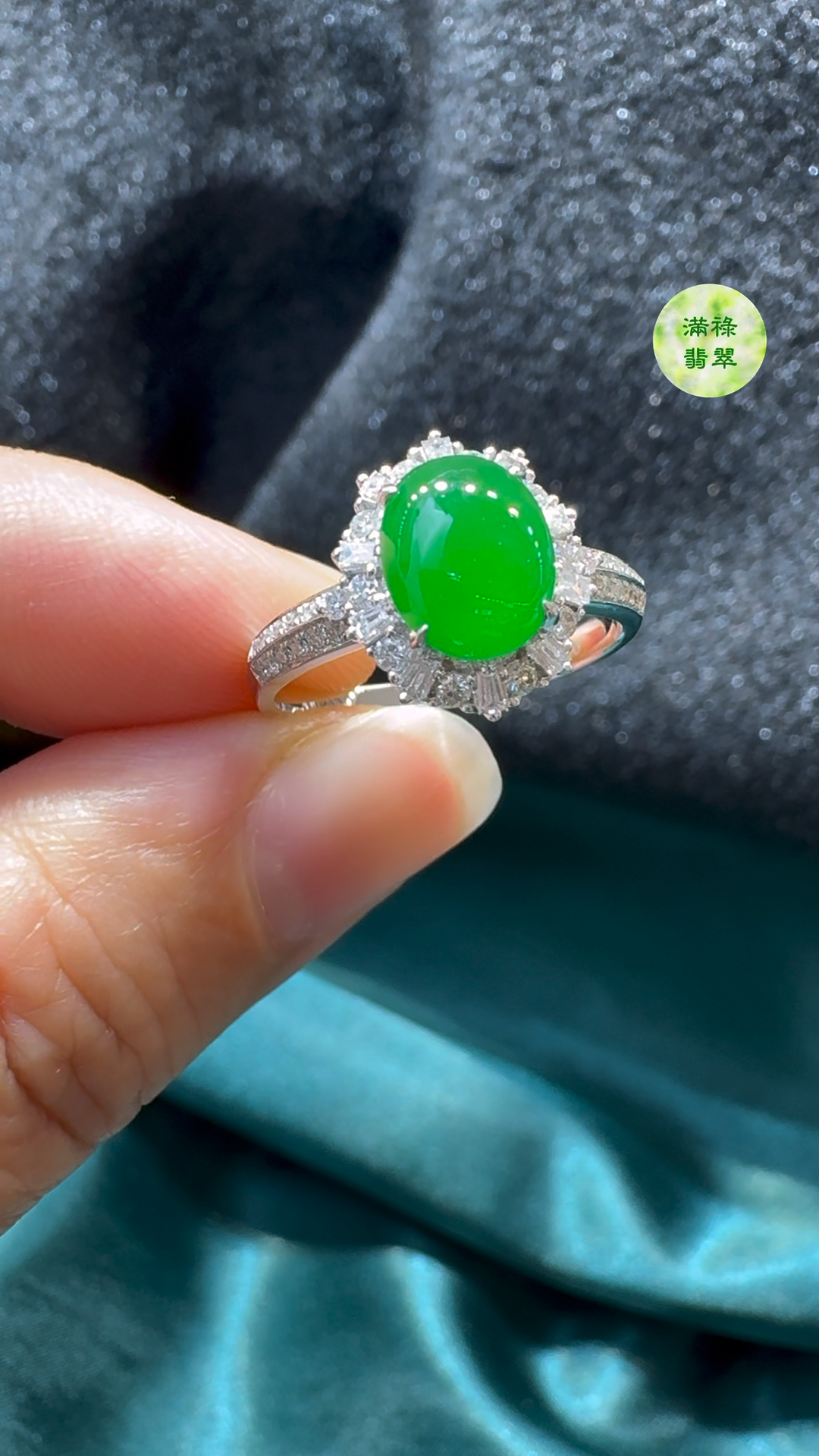 18K翡翠A貨玉器蛋面翡翠戒指主石約8.4 x7.1mm整體尺寸約11.8 x 10.7 x 7.7mm 8 18K翡翠A貨玉器蛋面翡翠戒指主石約8.4 x7.1mm整體尺寸約11.8 x 10.7 x 7.7mm - Image 8