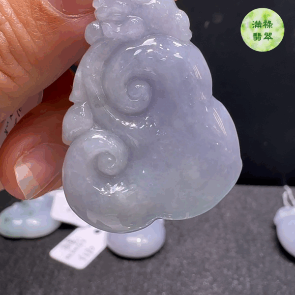 翡翠A貨玉器如意翡翠玉吊墜約40 x 30 x 11mm