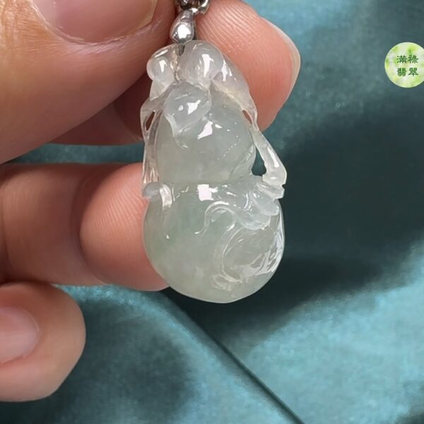 翡翠A貨玉器葫蘆吊墜 25-15-9.4mm
