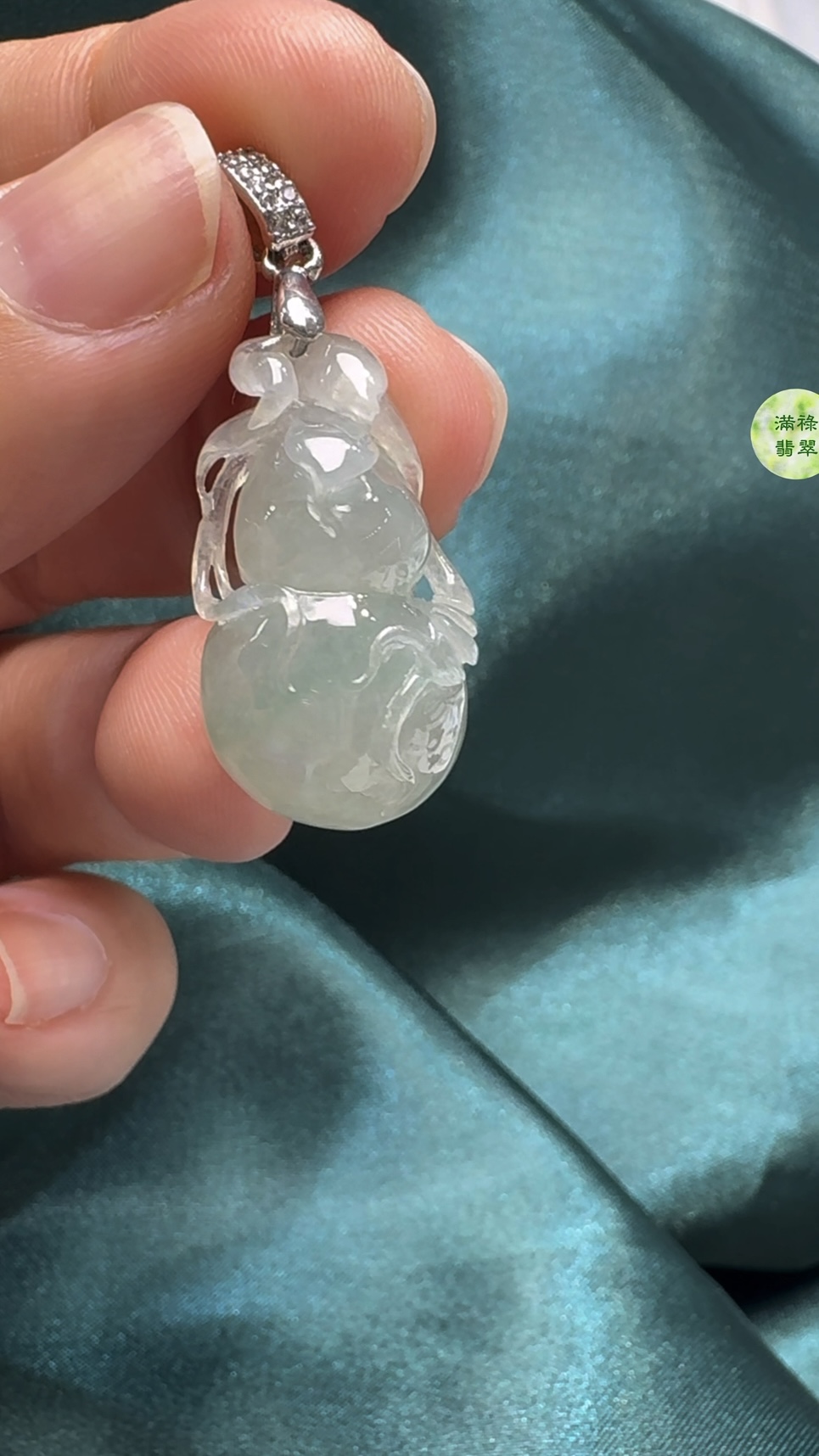 翡翠A貨玉器葫蘆吊墜 25-15-9.4mm 4 翡翠A貨玉器葫蘆吊墜 25-15-9.4mm - Image 4