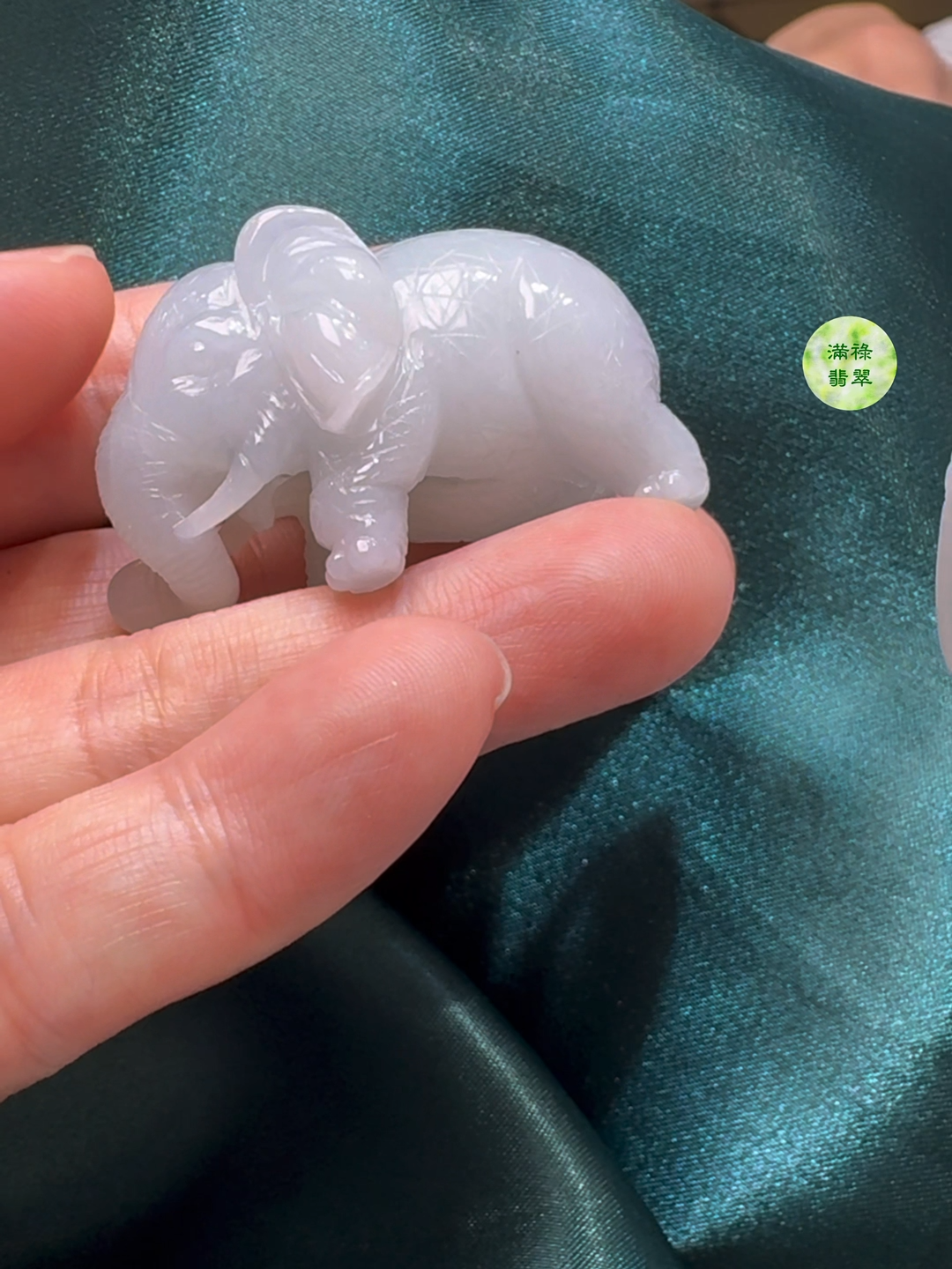 翡翠A貨玉器大象一對53 x 29 x 18mm、42 x 29 x 21mm 6 翡翠A貨玉器大象一對53 x 29 x 18mm、42 x 29 x 21mm - Image 6