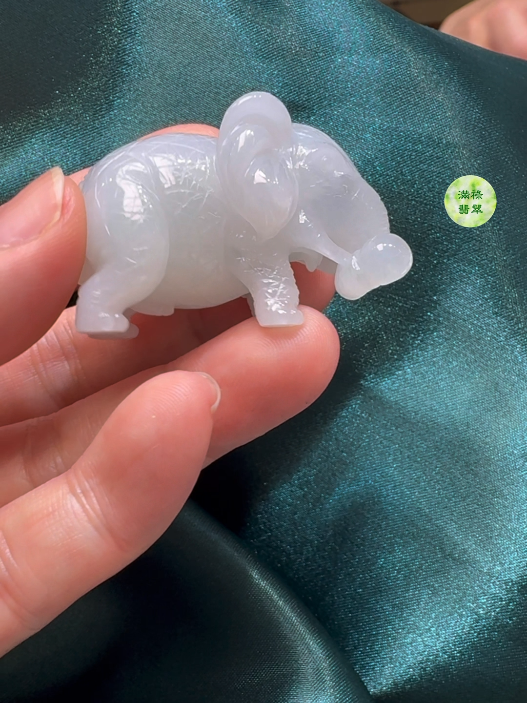 翡翠A貨玉器大象一對53 x 29 x 18mm、42 x 29 x 21mm 8 翡翠A貨玉器大象一對53 x 29 x 18mm、42 x 29 x 21mm - Image 8