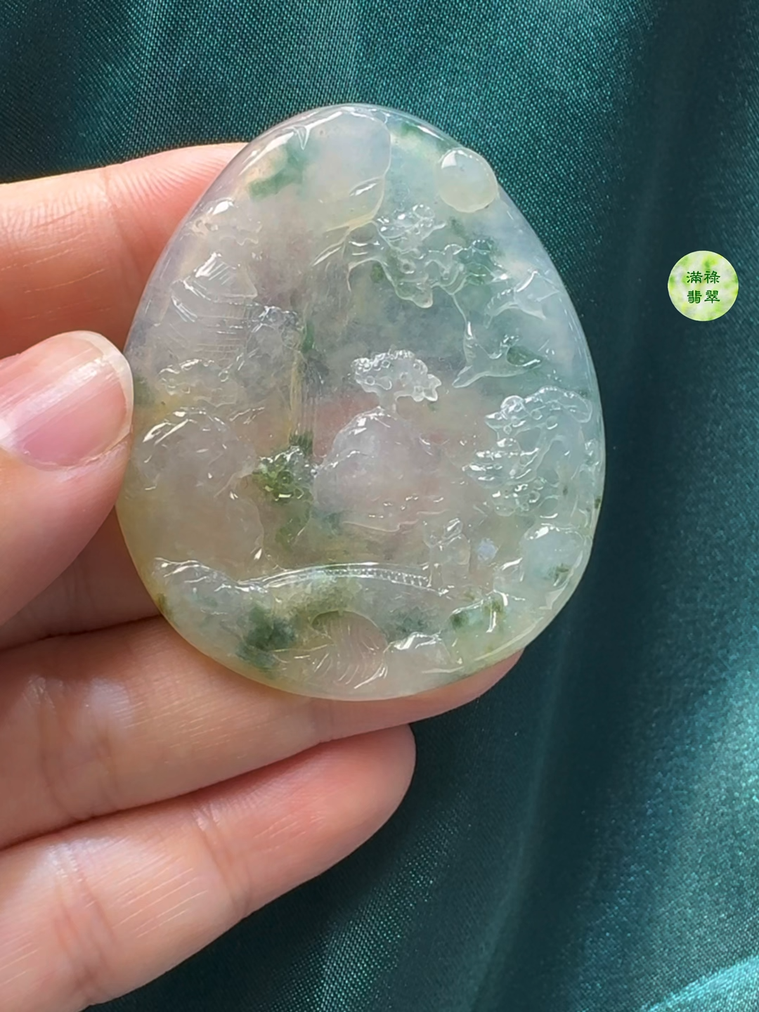 翡翠A貨玉器山水吊墜 51 x 43 x 5.9mm 1 翡翠A貨玉器山水吊墜 51 x 43 x 5.9mm