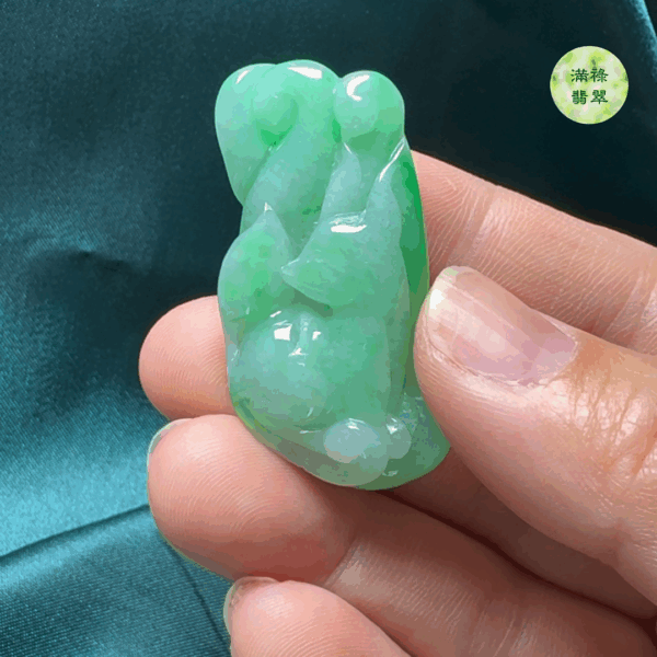 翡翠A貨玉器九尾狐翡翠吊墜 41-20-12mm