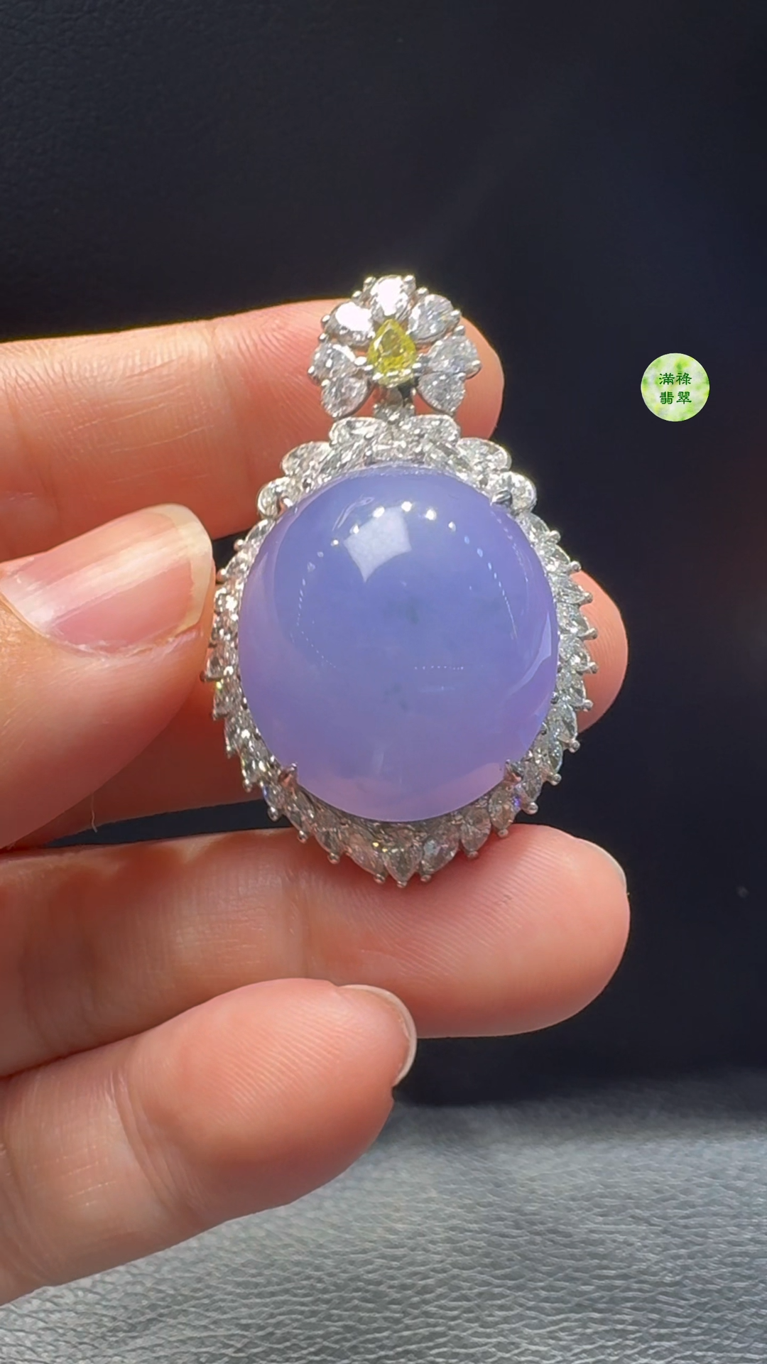 18K翡翠A貨玉器紫羅蘭蛋面翡翠吊墜 整個42-26-18 主石23-21-8mm 1 18K翡翠A貨玉器蛋面翡翠吊墜 整個42-26-18 主石23-21-8mm