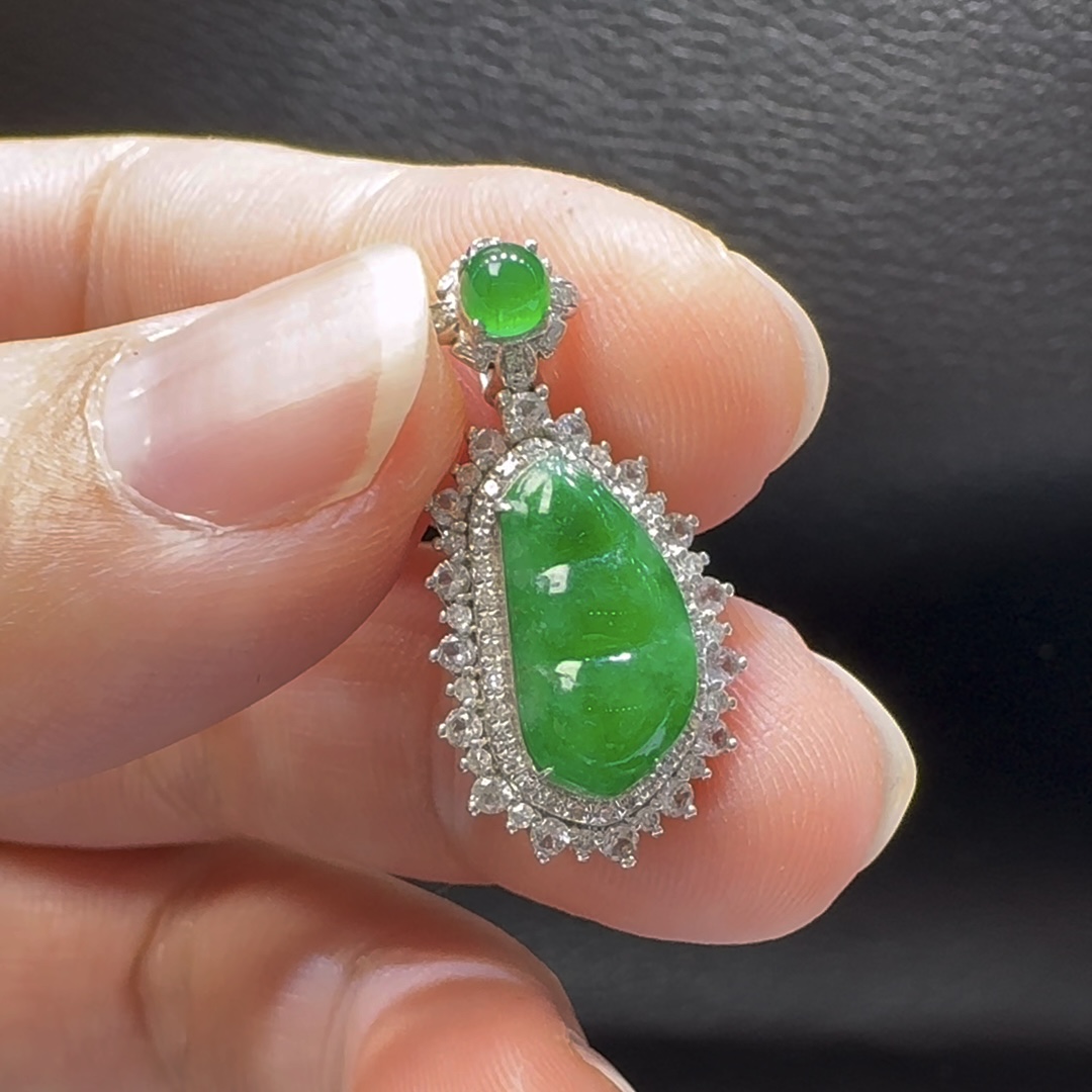 18K翡翠A貨玉器福豆翡翠吊墜 整個25-13-7.8mm 2 18K翡翠A貨玉器福豆翡翠吊墜 整個25-13-7.8mm - Image 2