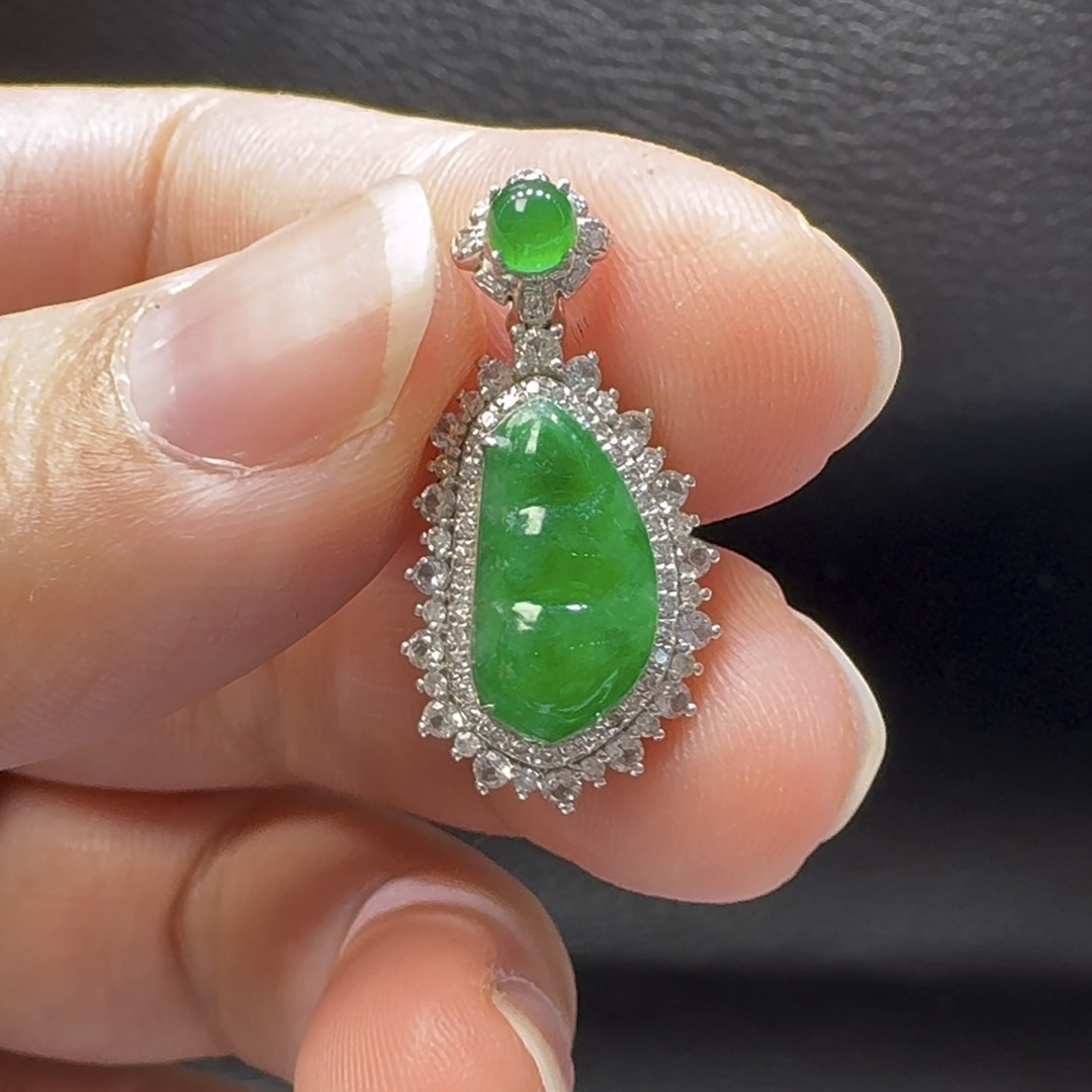 18K翡翠A貨玉器福豆翡翠吊墜 整個25-13-7.8mm 8 18K翡翠A貨玉器福豆翡翠吊墜 整個25-13-7.8mm - Image 8