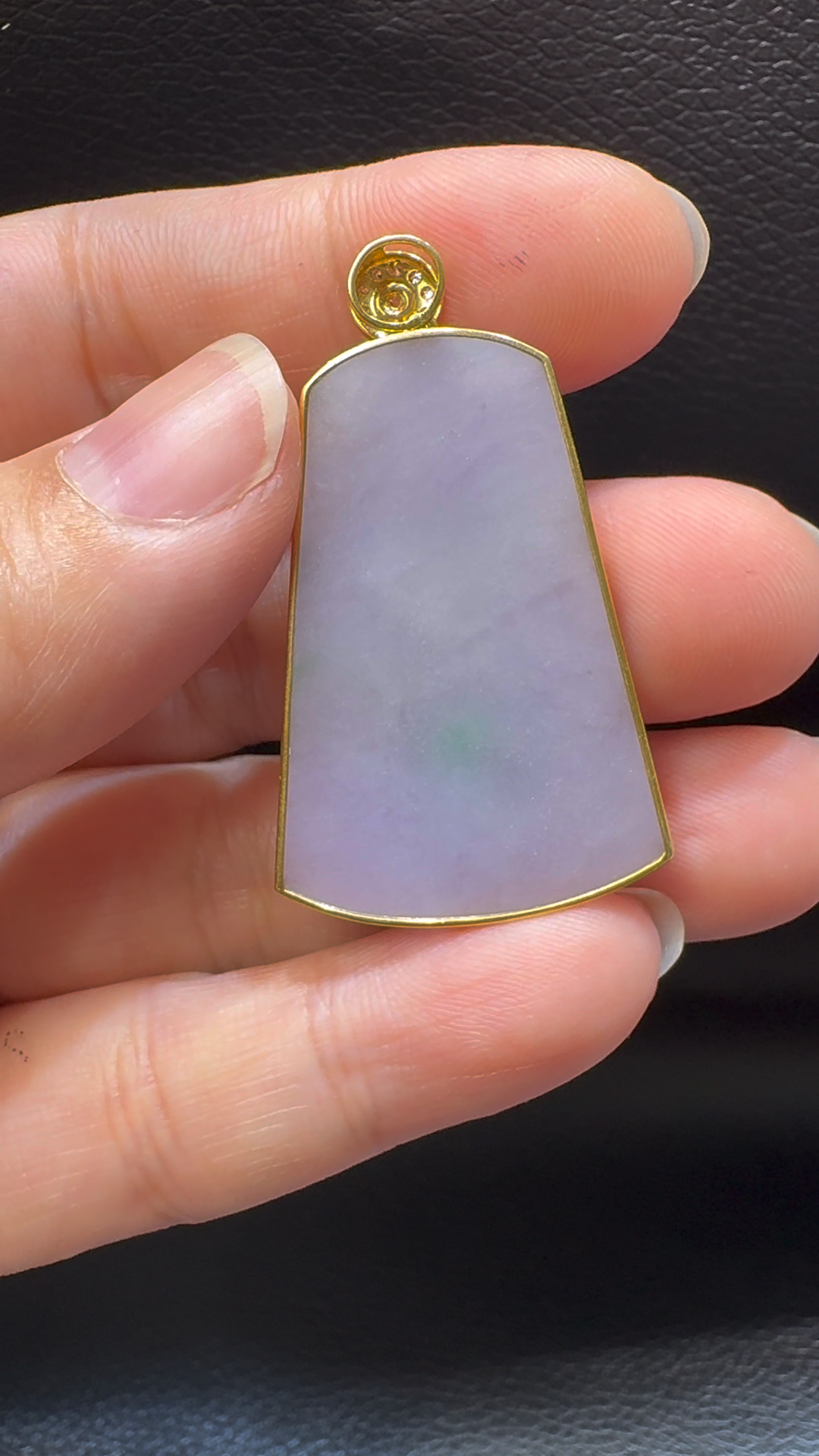 18K翡翠A貨玉器紫羅蘭無事牌翡翠吊墜 整個 41-23-4mm 4 18K翡翠A貨玉器紫羅蘭無事牌翡翠吊墜 整個 41-23-4mm - Image 4