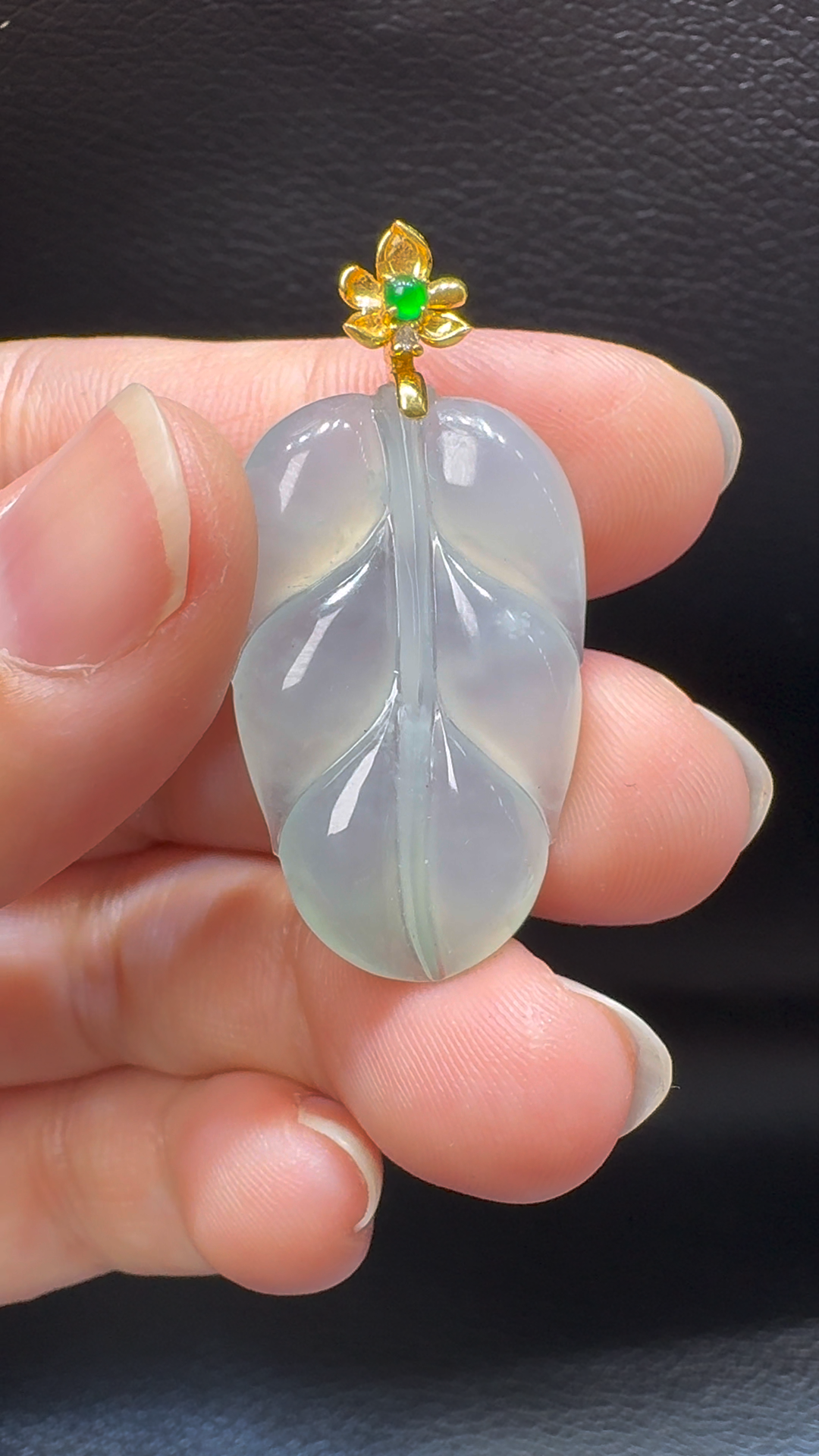 18K翡翠A貨玉器樹葉玉葉翡翠吊墜 整個 38-19-3.9mm 1 18K翡翠A貨玉器樹葉玉葉翡翠吊墜 整個 38-19-3.9mm