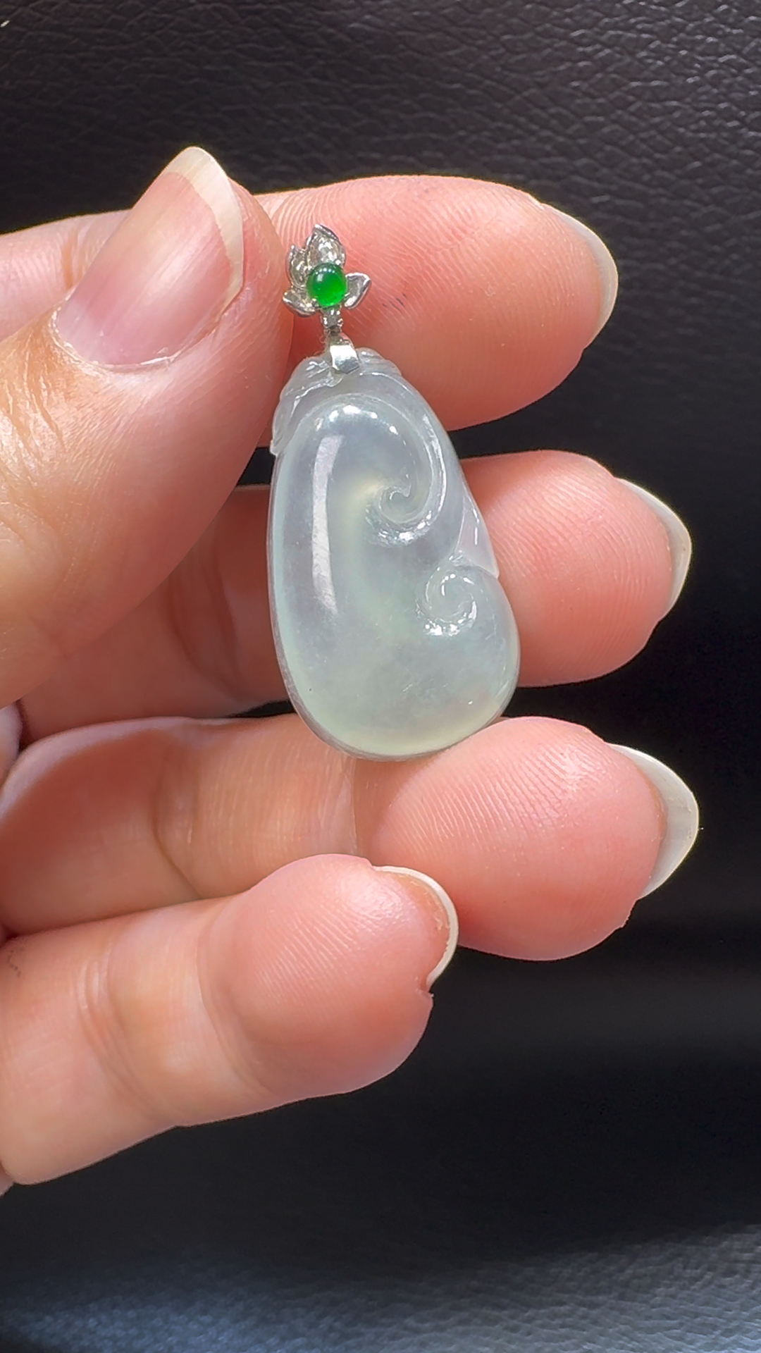 18K翡翠A貨玉器如意翡翠吊墜 整個 32-14-4.6mm 3 18K翡翠A貨玉器如意翡翠吊墜 整個 32-14-4.6mm - Image 3