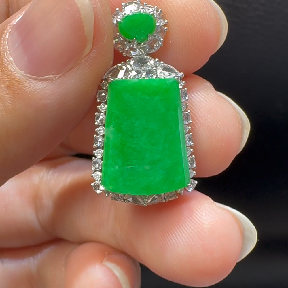 18K翡翠A貨玉器無事牌翡翠吊墜 整個 26-13-7mm