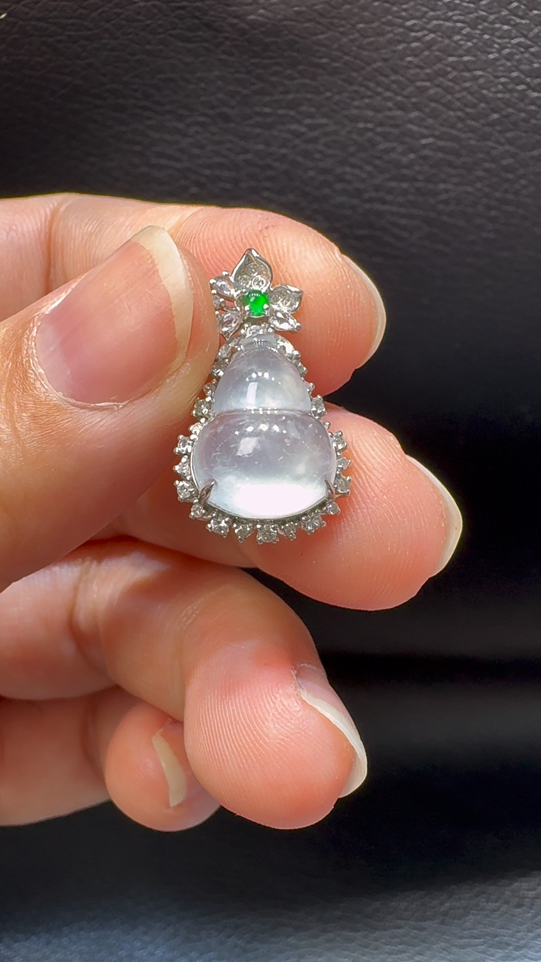 18K翡翠A貨玉器葫蘆翡翠吊墜 整個 22-13-8mm 4 18K翡翠A貨玉器葫蘆翡翠吊墜 整個 22-13-8mm - Image 4