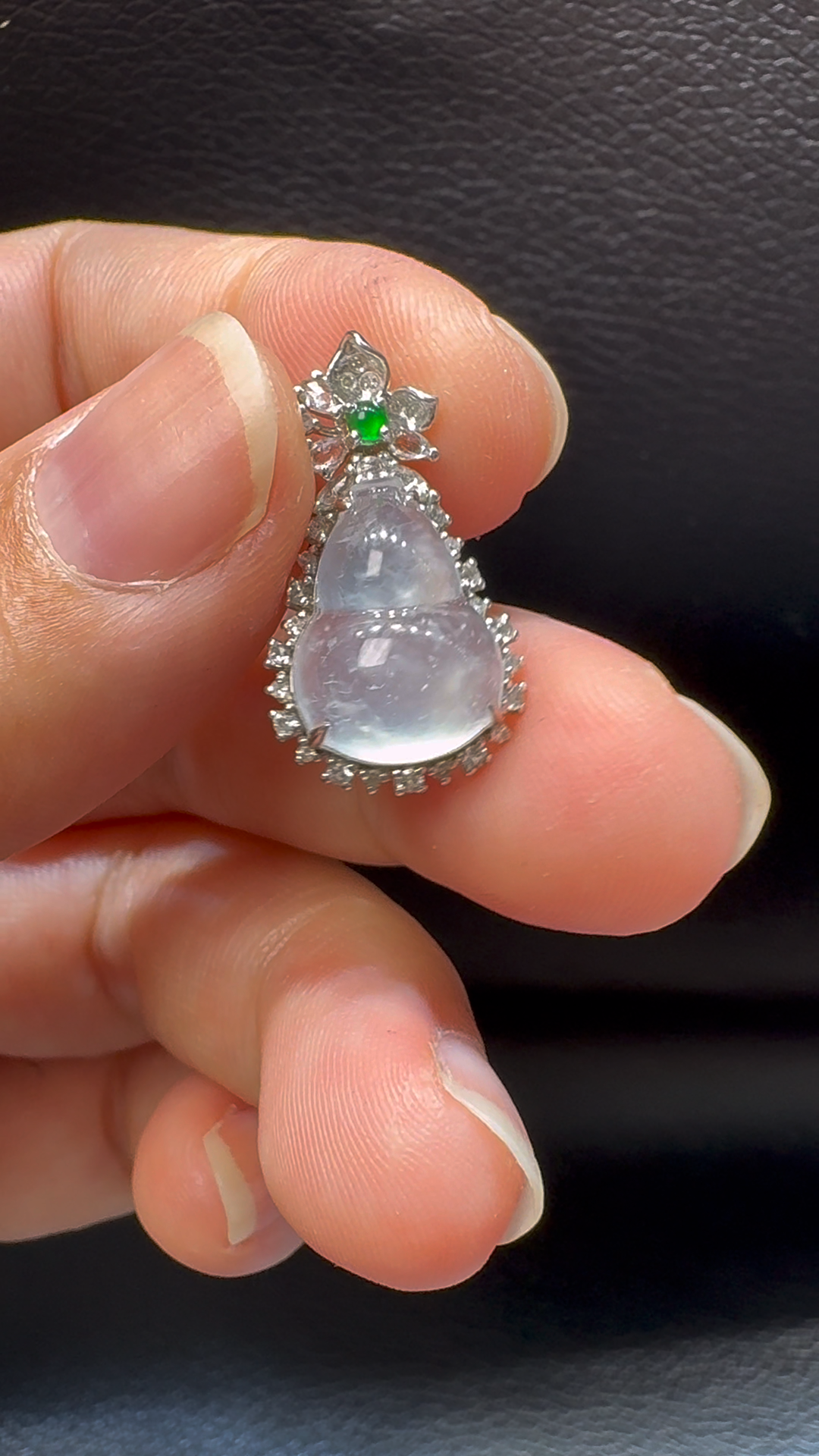 18K翡翠A貨玉器葫蘆翡翠吊墜 整個 22-13-8mm 1 18K翡翠A貨玉器葫蘆翡翠吊墜 整個 22-13-8mm