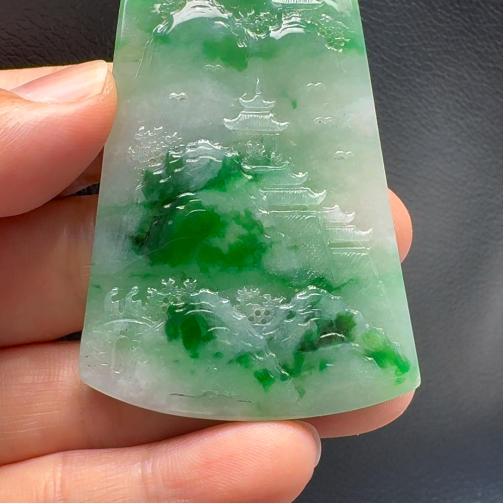 翡翠A貨玉器山水牌翡翠吊墜 60-43-5.8mm