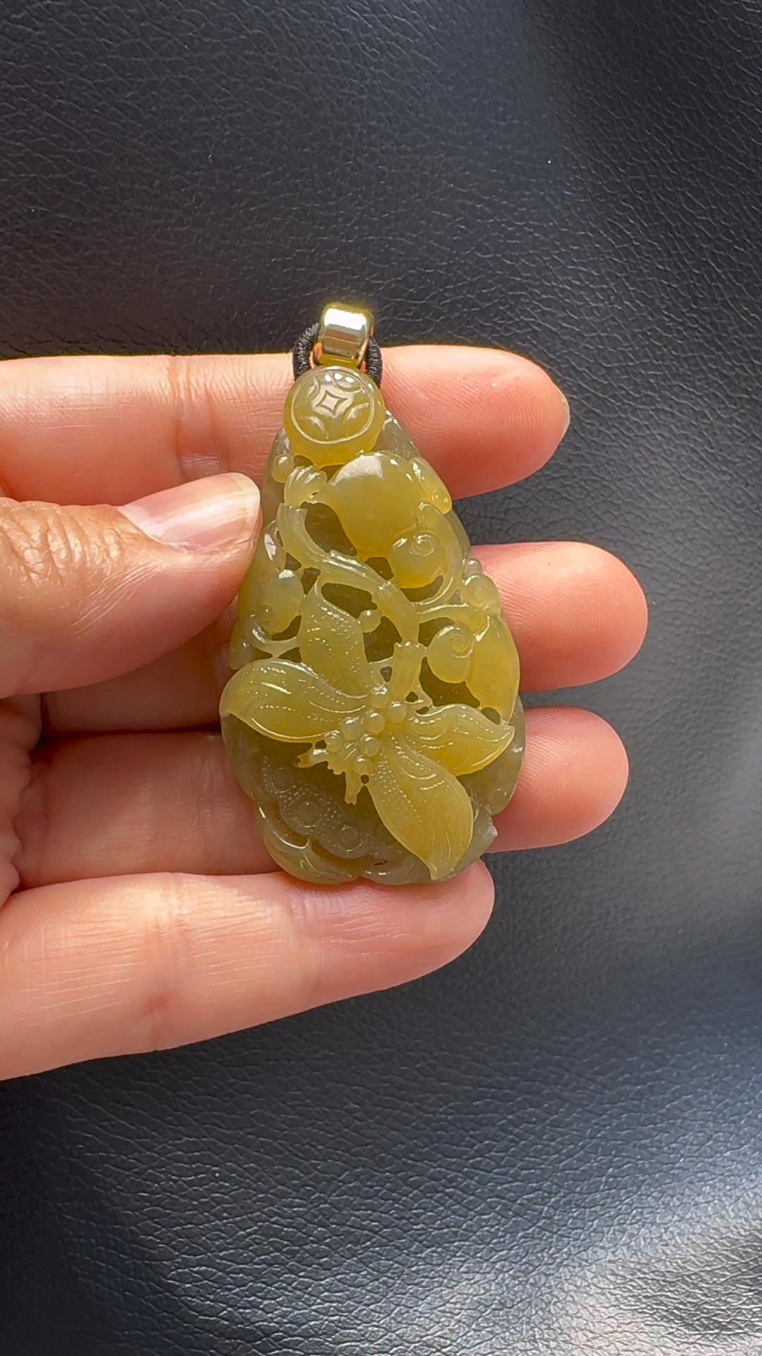 翡翠A貨玉器蝴蝶戀花翡翠吊墜 51-29-11mm 1 翡翠A貨玉器蝴蝶戀花翡翠吊墜 51-29-11mm