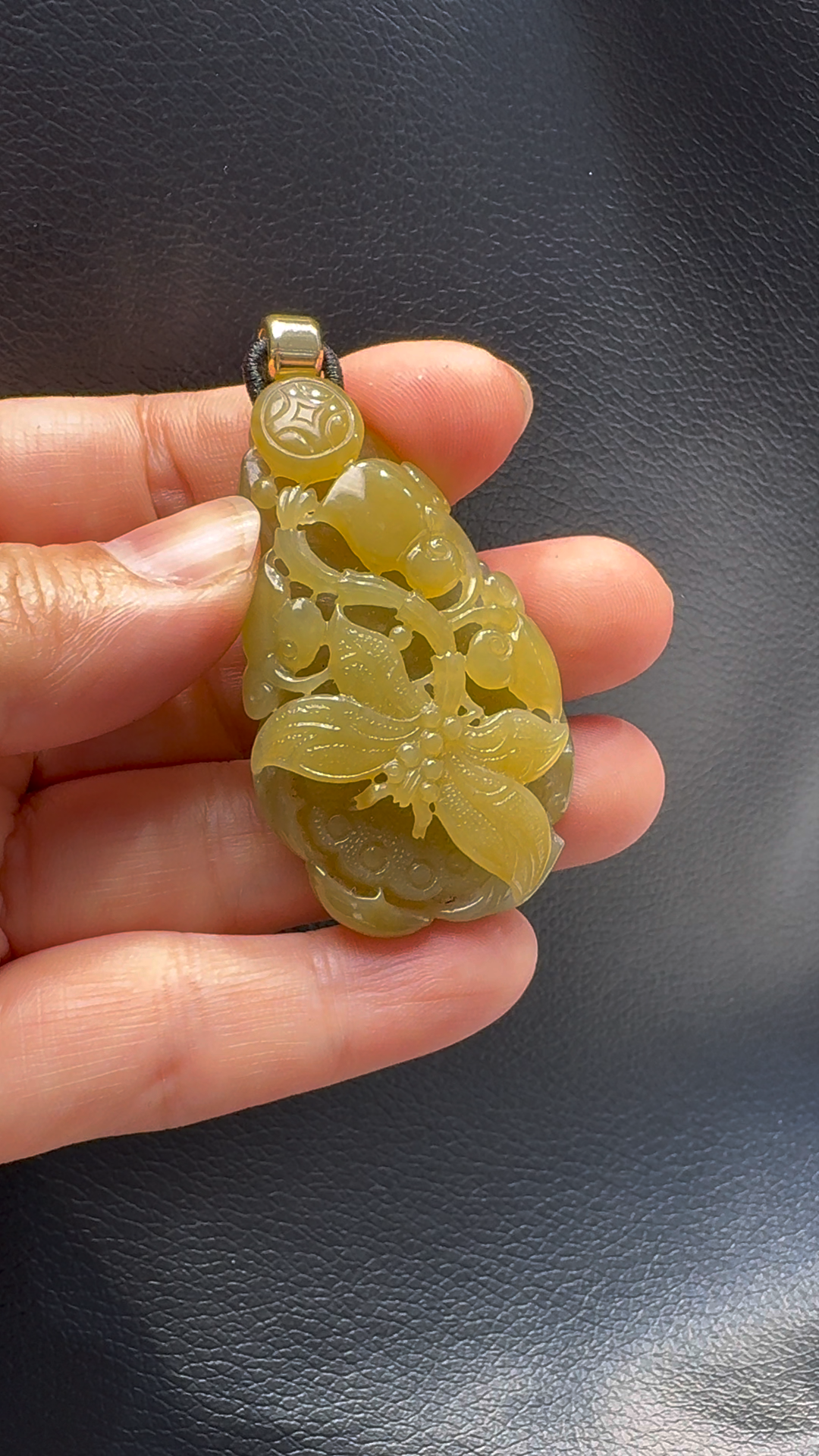 翡翠A貨玉器蝴蝶戀花翡翠吊墜 51-29-11mm 2 翡翠A貨玉器蝴蝶戀花翡翠吊墜 51-29-11mm - Image 2