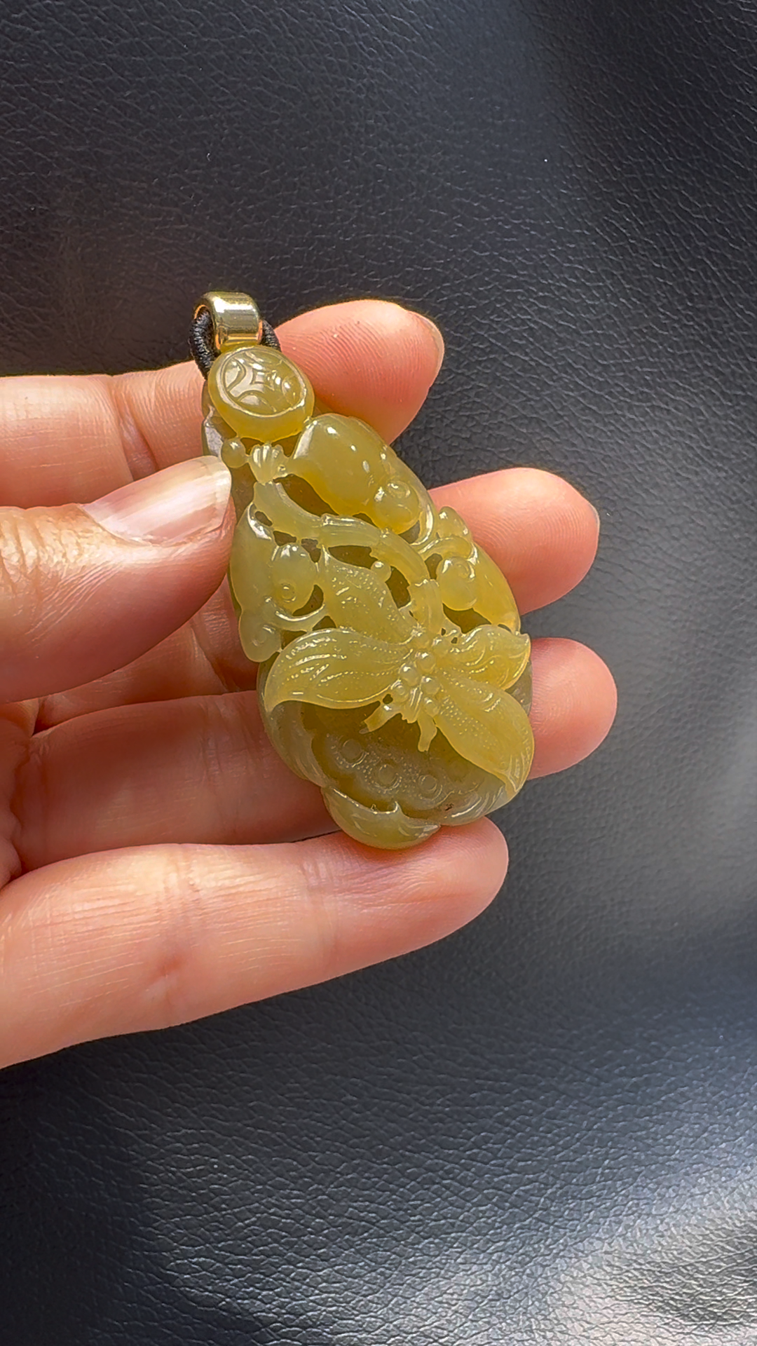 翡翠A貨玉器蝴蝶戀花翡翠吊墜 51-29-11mm 3 翡翠A貨玉器蝴蝶戀花翡翠吊墜 51-29-11mm - Image 3