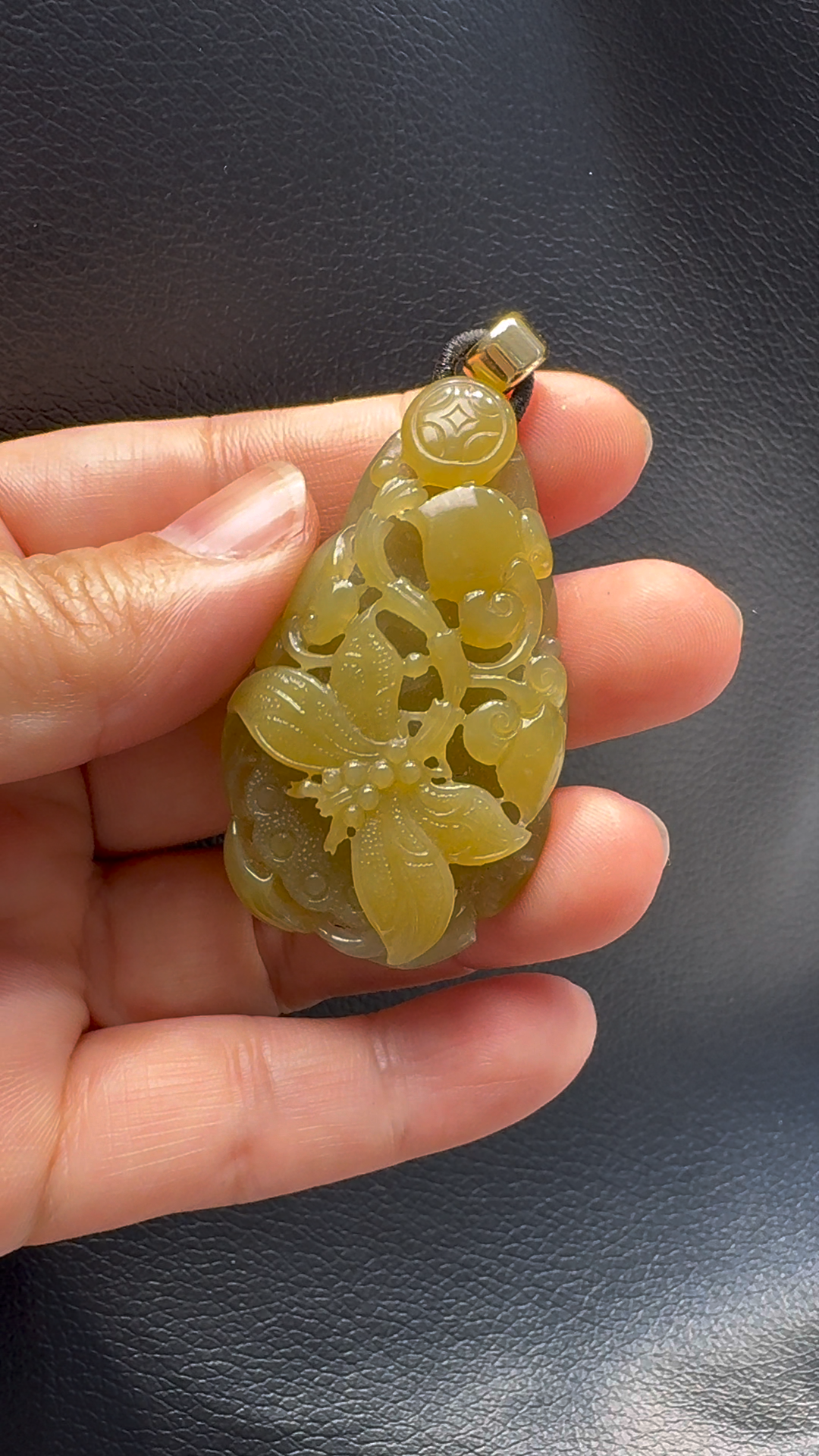 翡翠A貨玉器蝴蝶戀花翡翠吊墜 51-29-11mm 4 翡翠A貨玉器蝴蝶戀花翡翠吊墜 51-29-11mm - Image 4