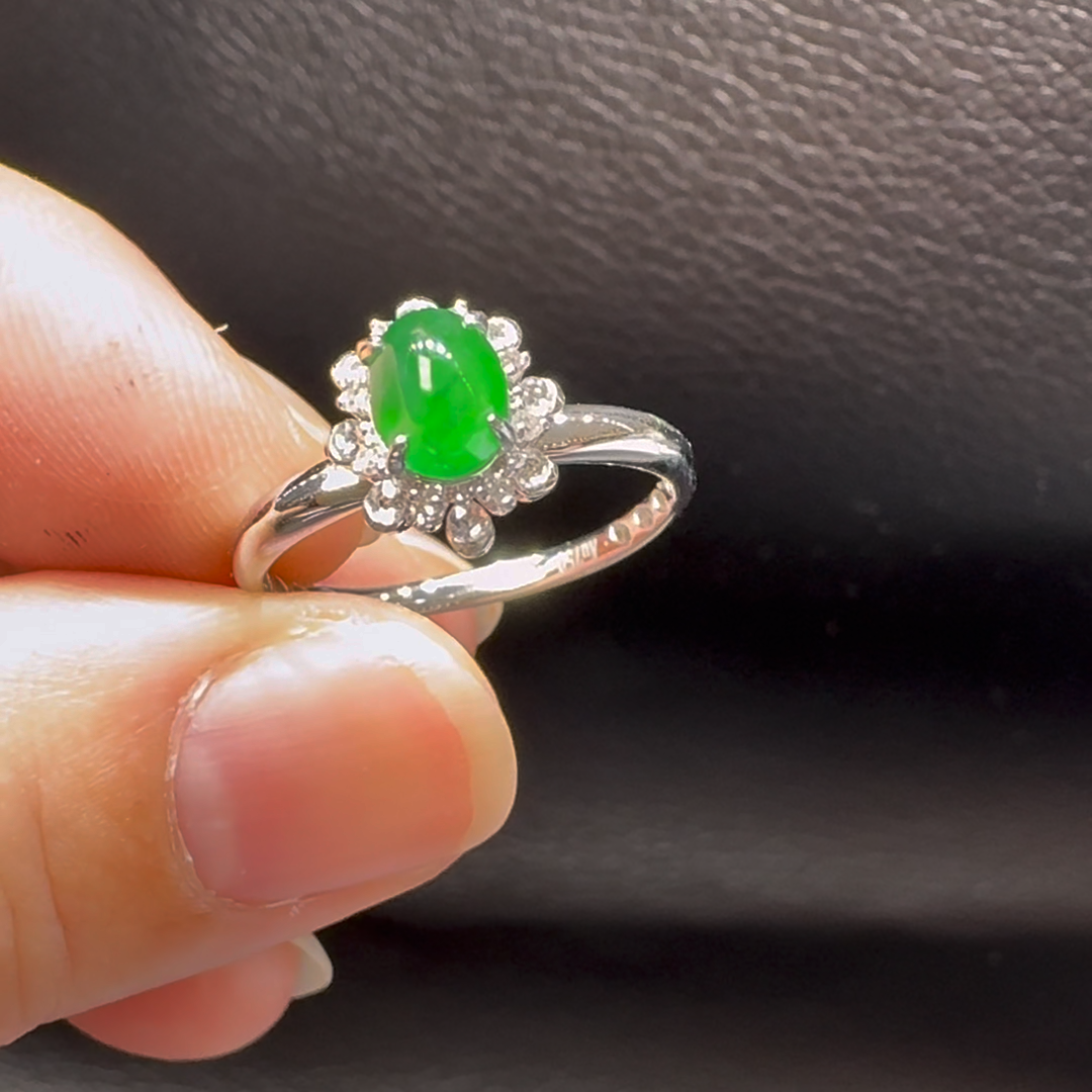 18K翡翠A貨玉器蛋面翡翠戒指 尺寸:主石6.7-4.6mm 2 18K翡翠A貨玉器蛋面翡翠戒指 尺寸:主石6.7-4.6mm - Image 2