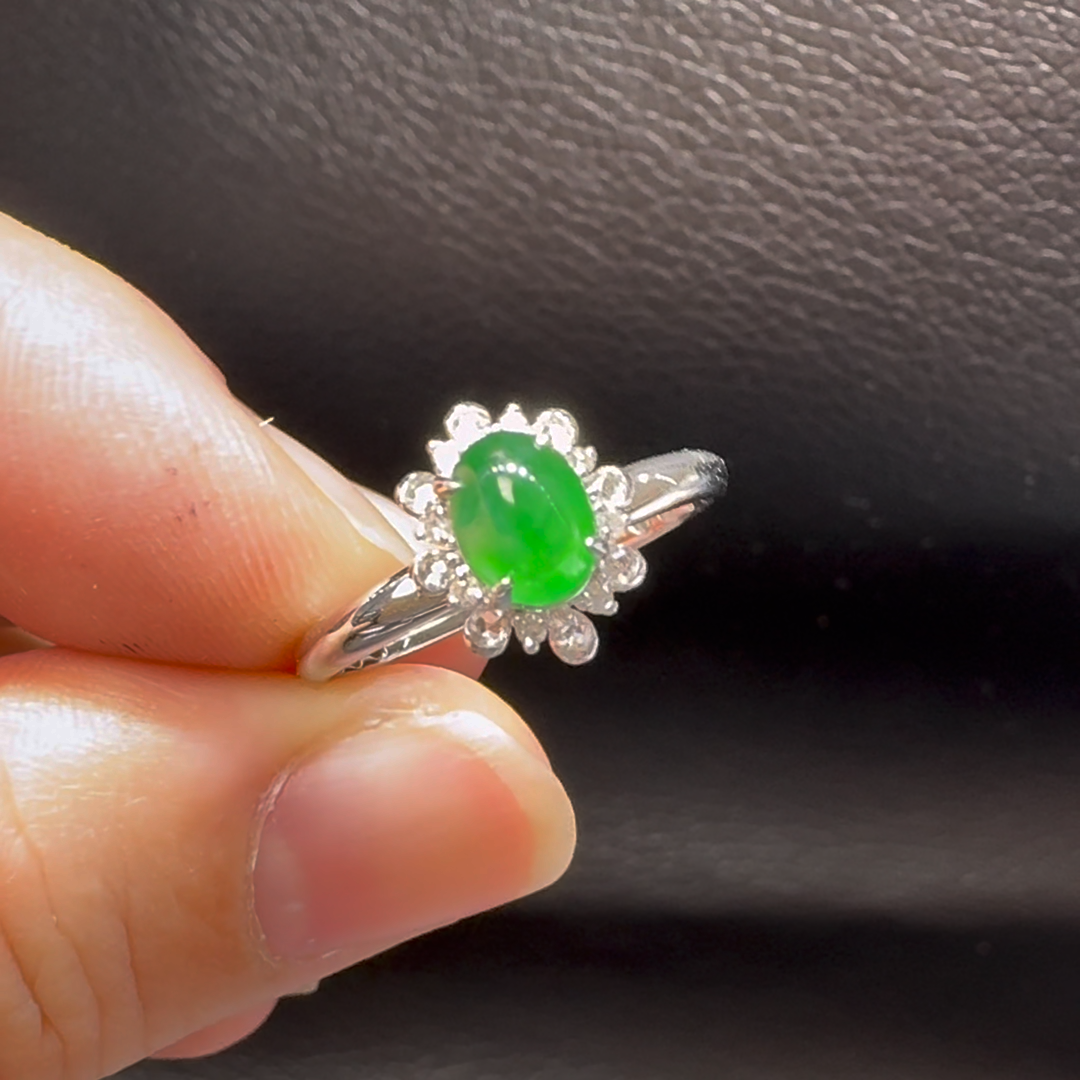 18K翡翠A貨玉器蛋面翡翠戒指 尺寸:主石6.7-4.6mm 3 18K翡翠A貨玉器蛋面翡翠戒指 尺寸:主石6.7-4.6mm - Image 3