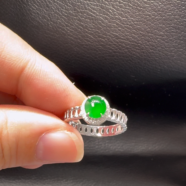 18K翡翠A貨玉器蛋面翡翠戒指 主石5.9-5.5mm