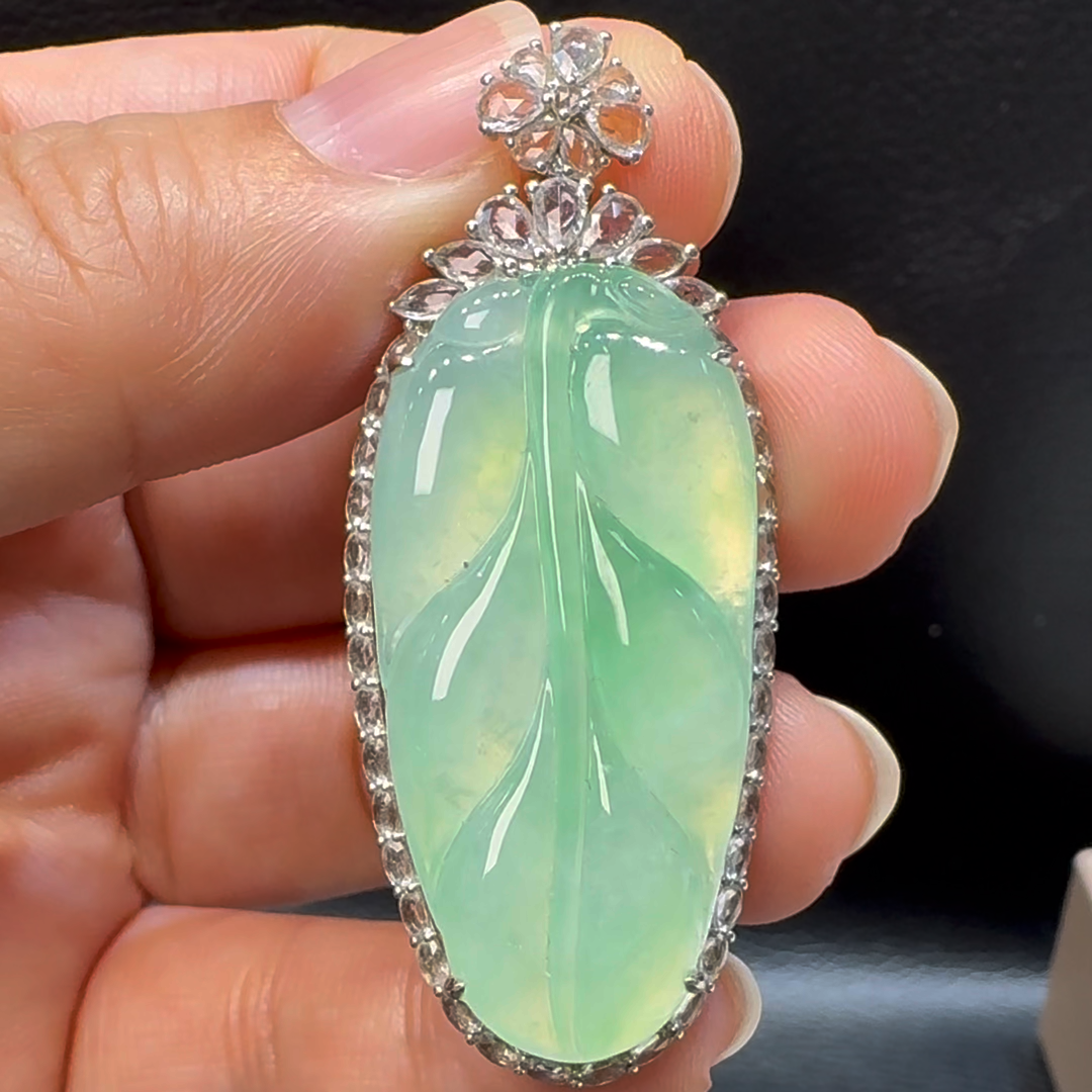 18K翡翠A貨玉器樹葉玉葉翡翠吊墜 整個52-21-8.8mm 1 18K翡翠A貨玉器樹葉玉葉翡翠吊墜 整個52-21-8.8mm