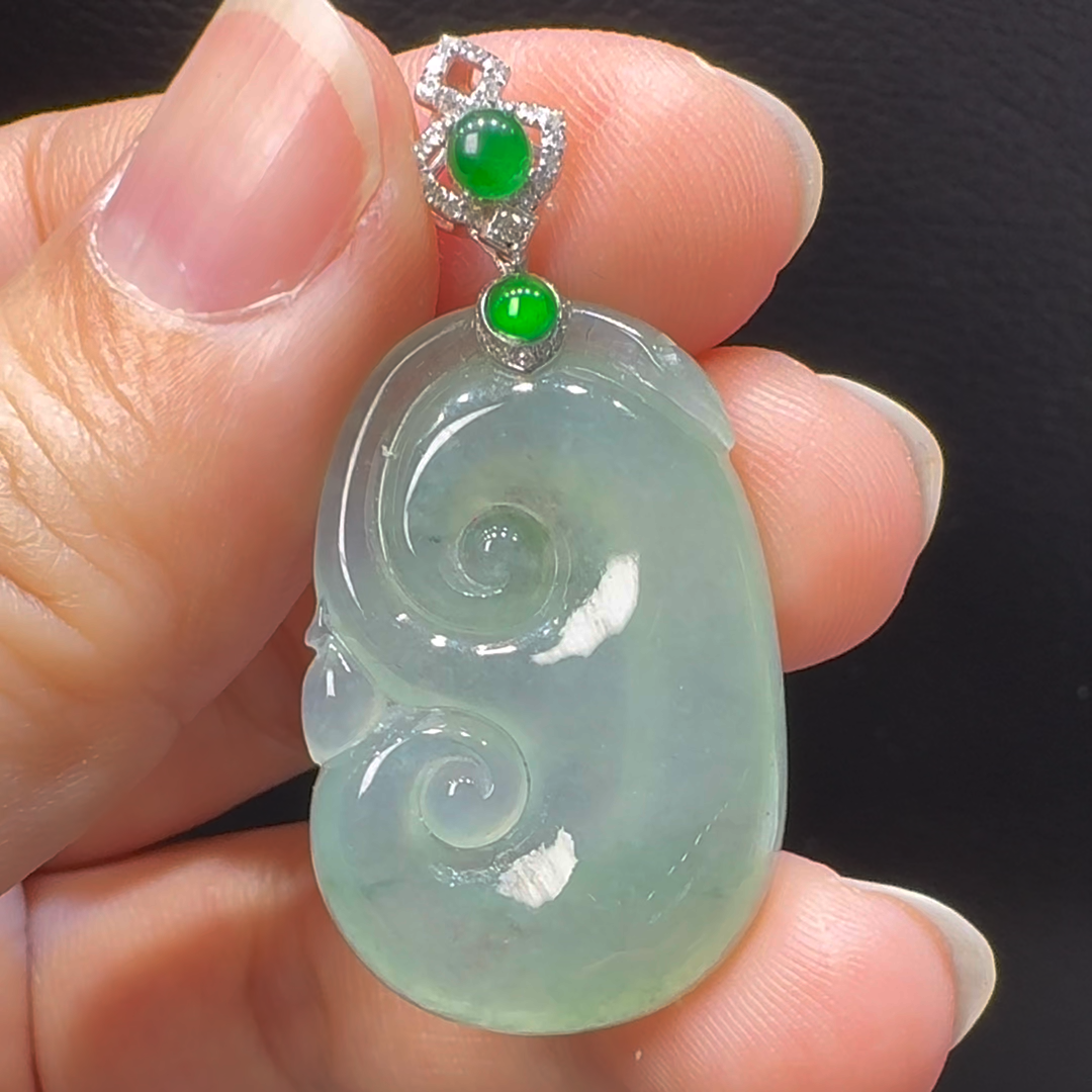 18K翡翠A貨玉器如意翡翠吊墜 整個 41-20-4mm 1 18K翡翠A貨玉器如意翡翠吊墜 整個 41-20-4mm