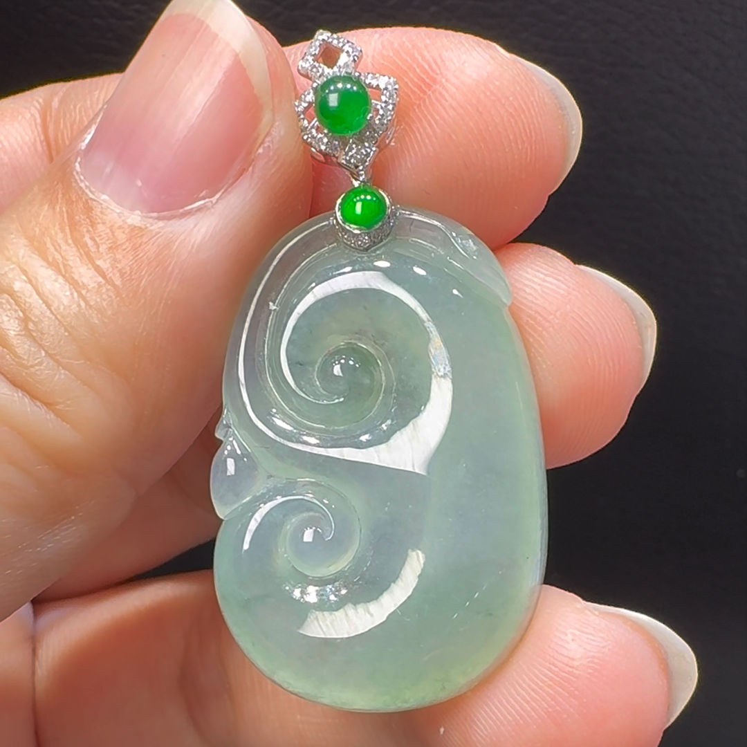 18K翡翠A貨玉器如意翡翠吊墜 整個 41-20-4mm 2 18K翡翠A貨玉器如意翡翠吊墜 整個 41-20-4mm - Image 2