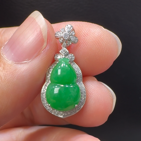 18K翡翠A貨玉器葫蘆翡翠吊墜 整個 23-11-6.8mm 主石12-8.5mm