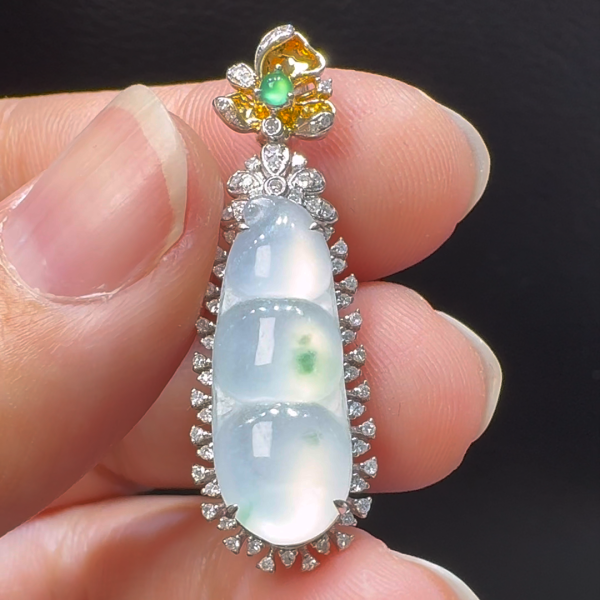 18K翡翠A貨玉器福豆翡翠吊墜 整個35-11-8mm 主石21-8mm