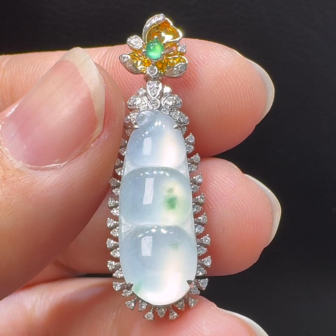 18K翡翠A貨玉器福豆翡翠吊墜 整個35-11-8mm 主石21-8mm 1 18K翡翠A貨玉器福豆翡翠吊墜 整個35-11-8mm 主石21-8mm