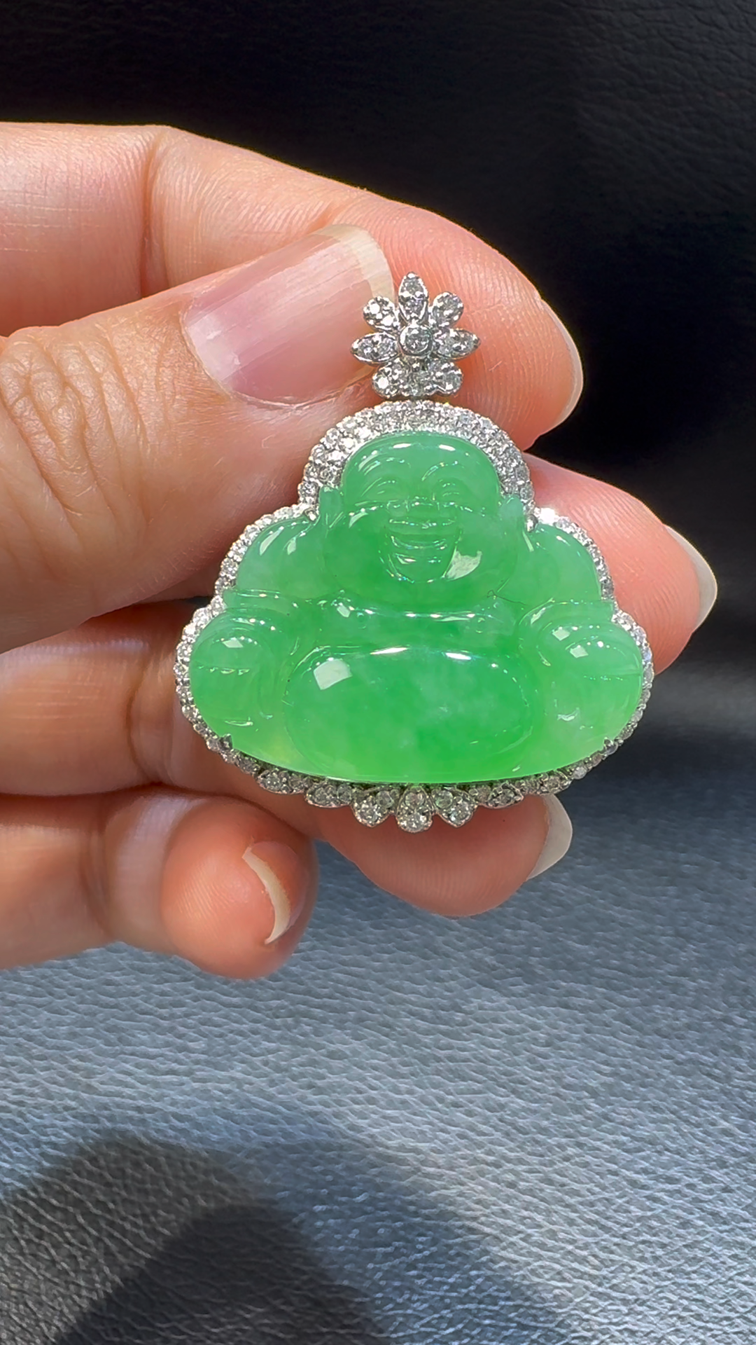 18K翡翠A貨玉器玉佛公彌勒佛翡翠吊墜 35-30-11mm 主石27-21mm 1 18K翡翠A貨玉器玉佛公彌勒佛翡翠吊墜 35-30-11mm 主石27-21mm