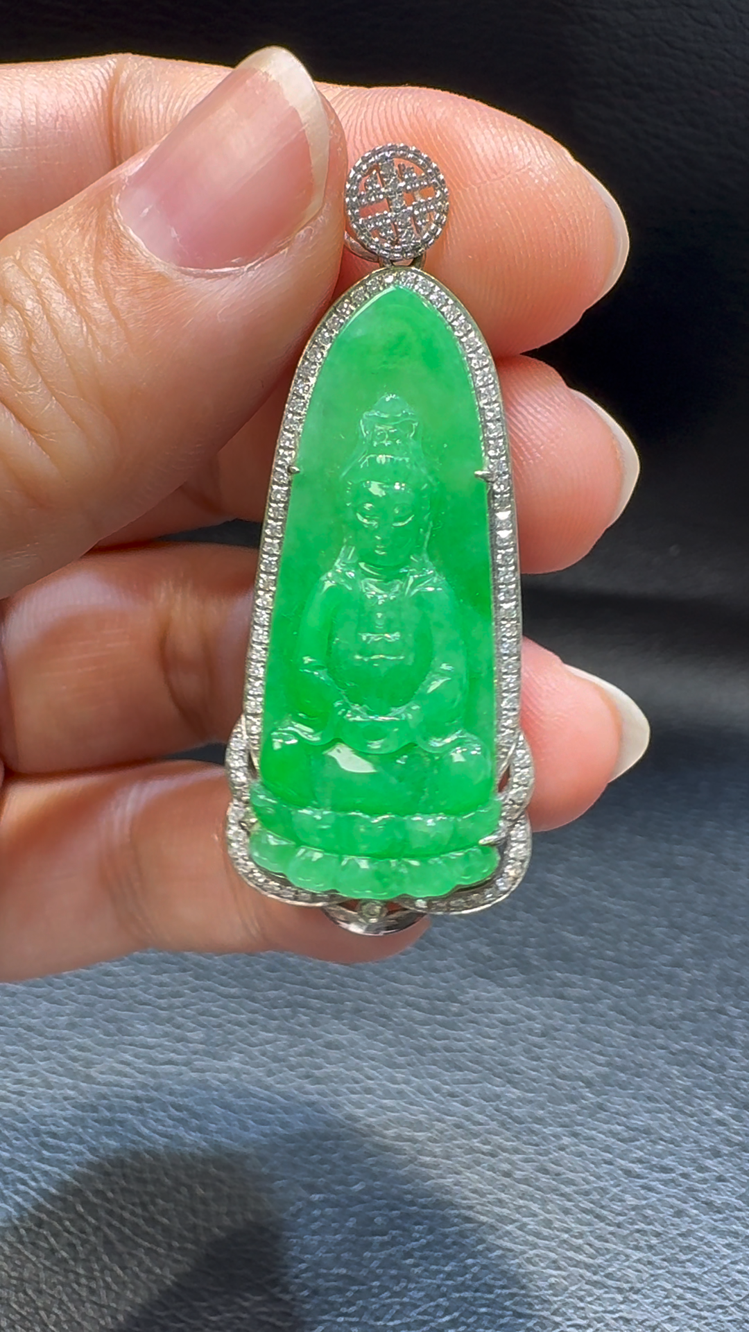 18K翡翠A貨玉器觀音翡翠吊墜 整個48-20-7mm主石20-13-4mm 4 18K翡翠A貨玉器觀音翡翠吊墜 整個48-20-7mm主石20-13-4mm - Image 4