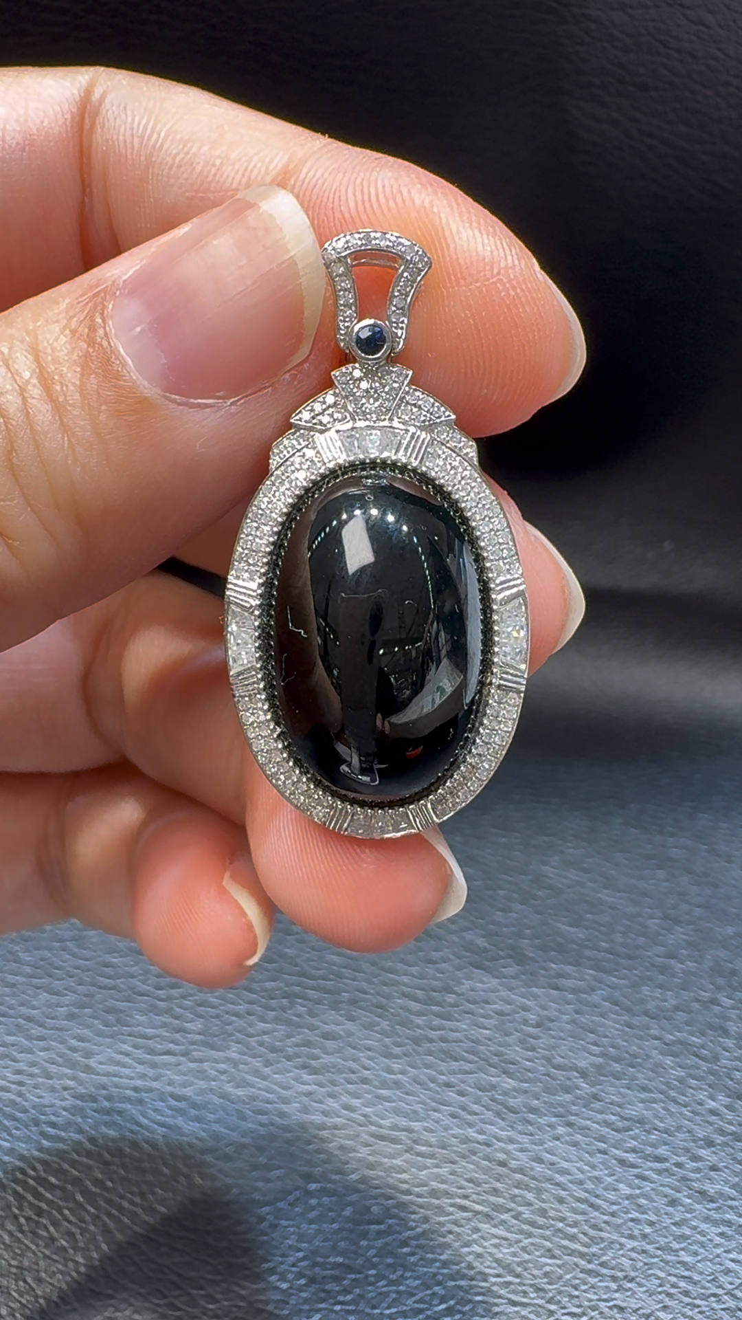 18K翡翠A貨玉器墨翠蛋面翡翠吊墜 整個37-19-10主石20-13-4mm 4 18K翡翠A貨玉器墨翠蛋面翡翠吊墜 整個37-19-10主石20-13-4mm - Image 4