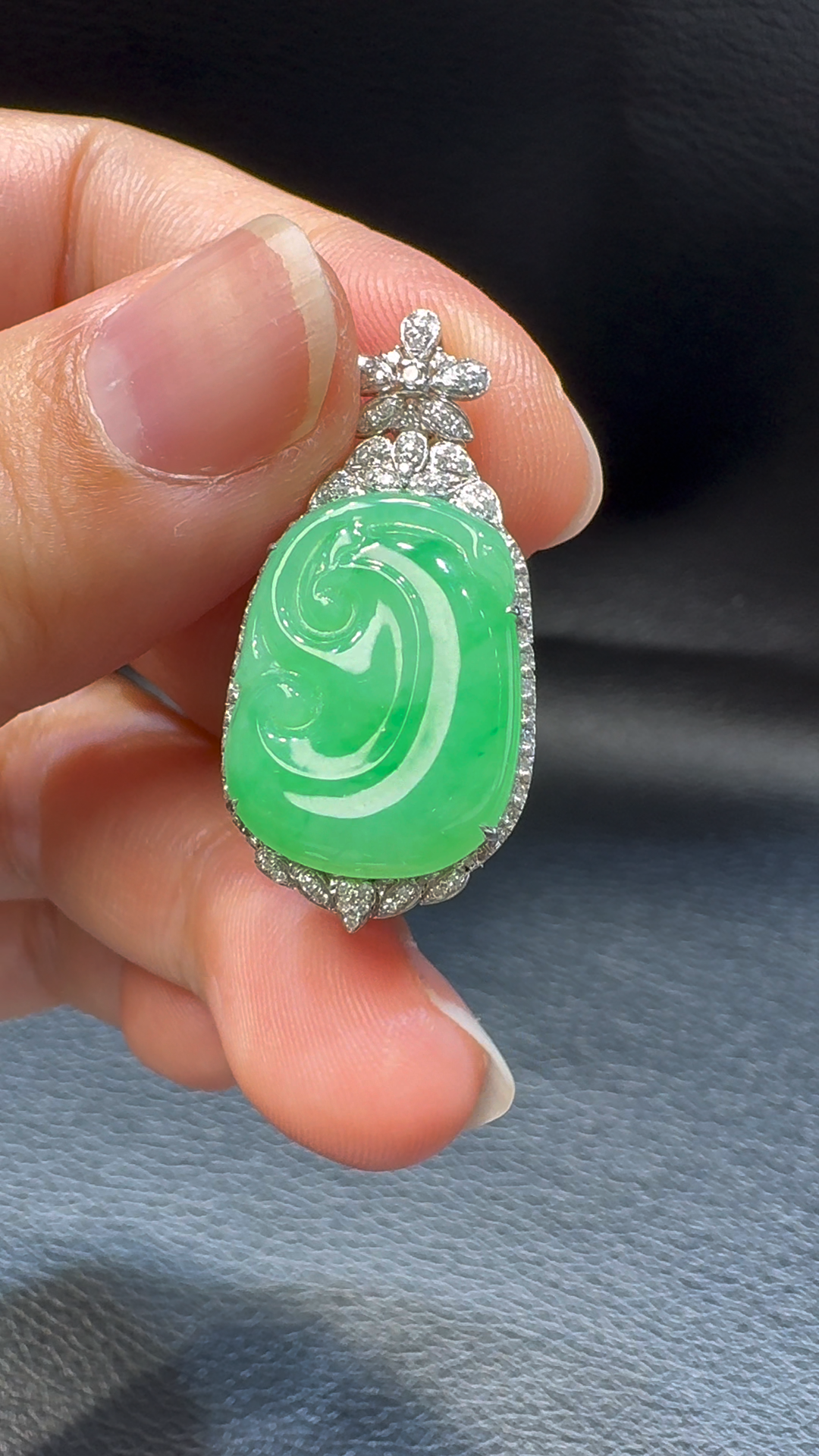 18K翡翠A貨玉器如意翡翠吊墜 整個 36-12-7.5mm 3 18K翡翠A貨玉器如意翡翠吊墜 整個 36-12-7.5mm - Image 3