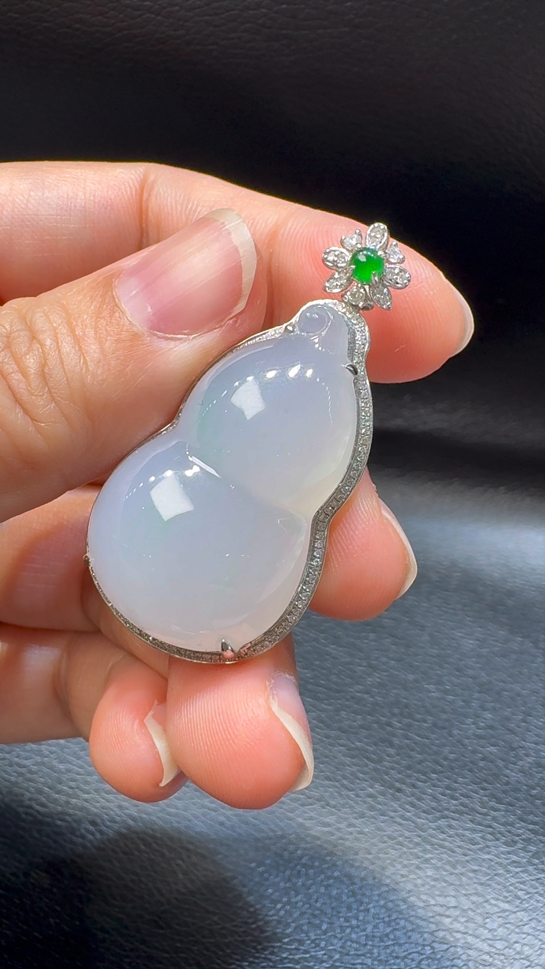 18K翡翠A貨玉器葫蘆翡翠吊墜 整個 45-22-12mm 4 18K翡翠A貨玉器葫蘆翡翠吊墜 整個 45-22-12mm - Image 4