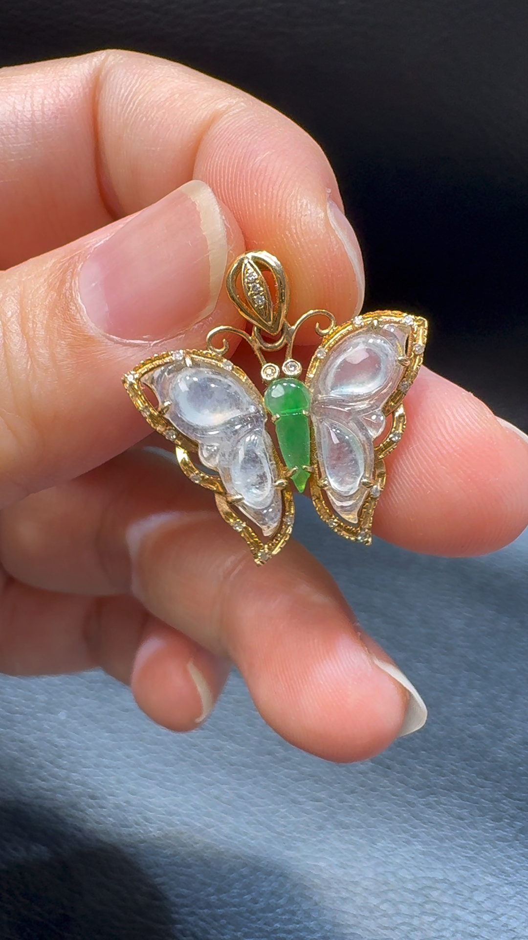 18K翡翠A貨玉器無事牌翡翠吊墜 整個 23-23-6mm 3 18K翡翠A貨玉器無事牌翡翠吊墜 整個 23-23-6mm - Image 3