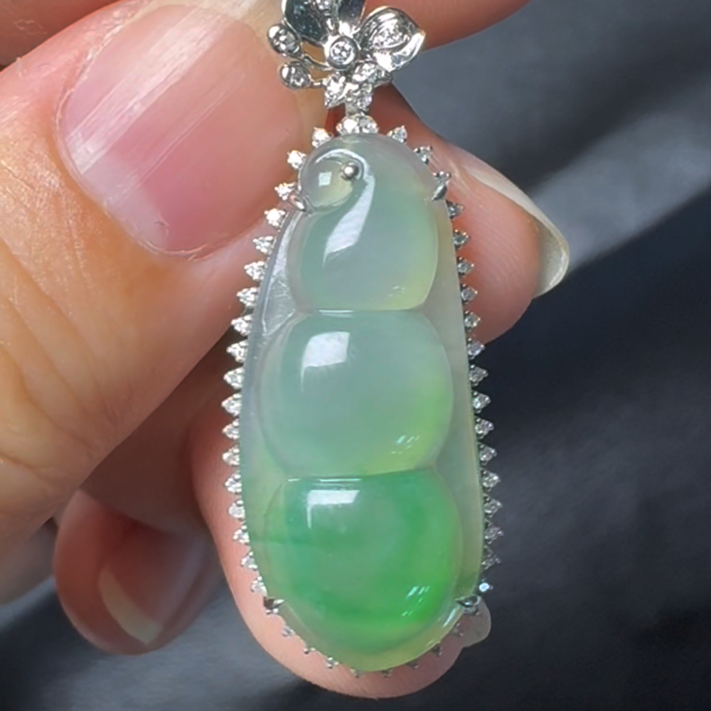 翡翠直播#16-18k白金鑽石翡翠福豆吊墜