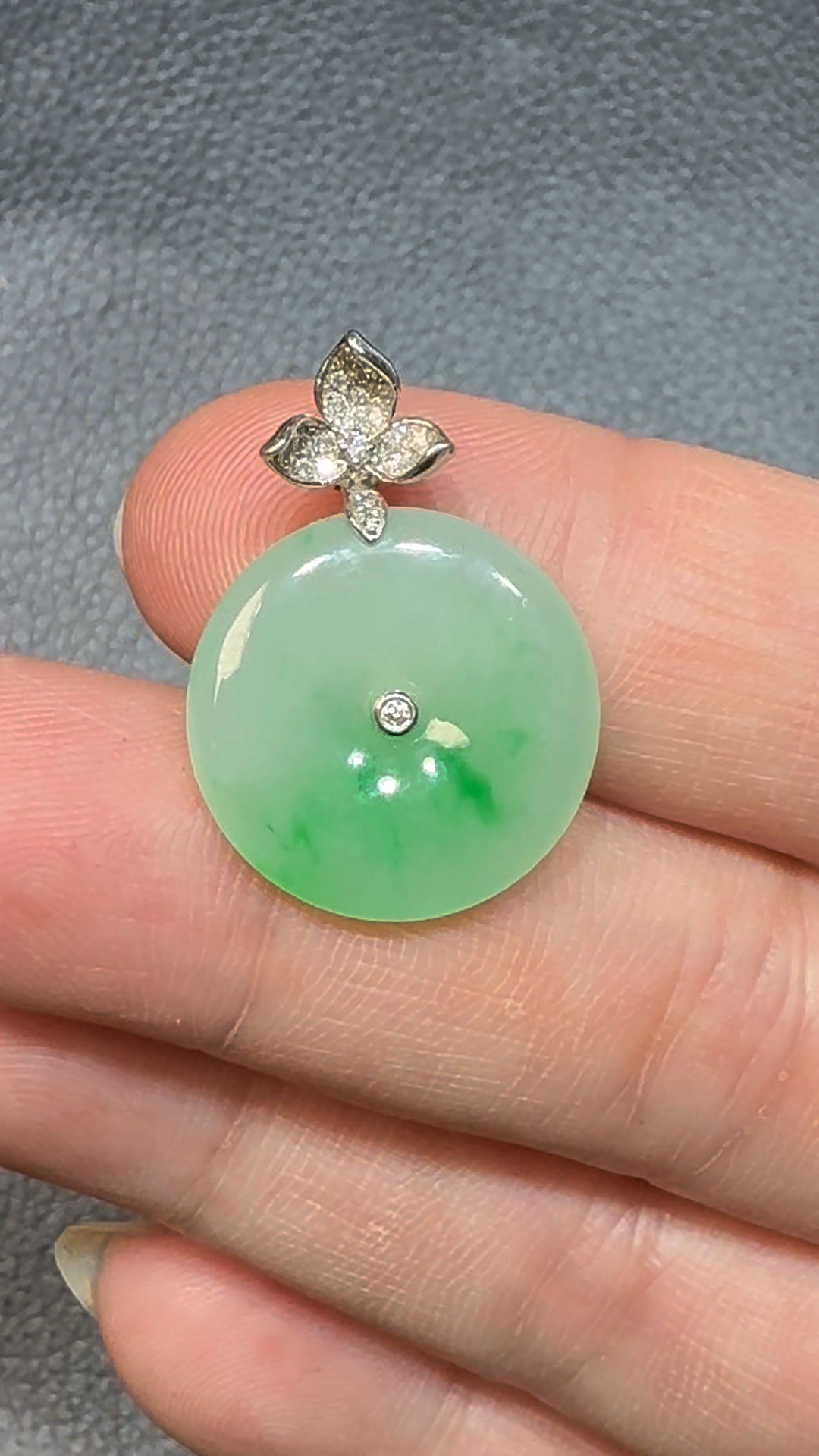 翡翠直播商品#98-18K白金鑽石翡翠平安扣 1 翡翠直播商品#98-18K白金鑽石翡翠平安扣