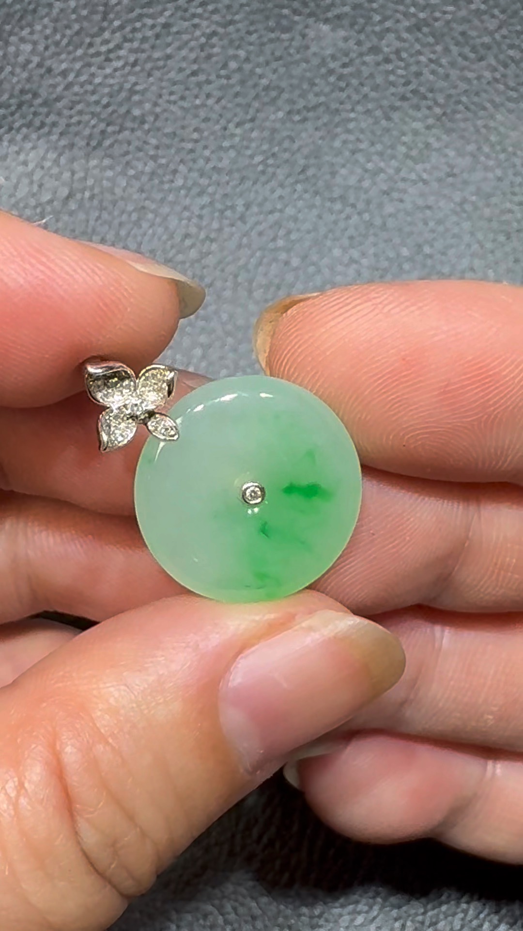 翡翠直播商品#98-18K白金鑽石翡翠平安扣 4 翡翠直播商品#98-18K白金鑽石翡翠平安扣 - Image 4