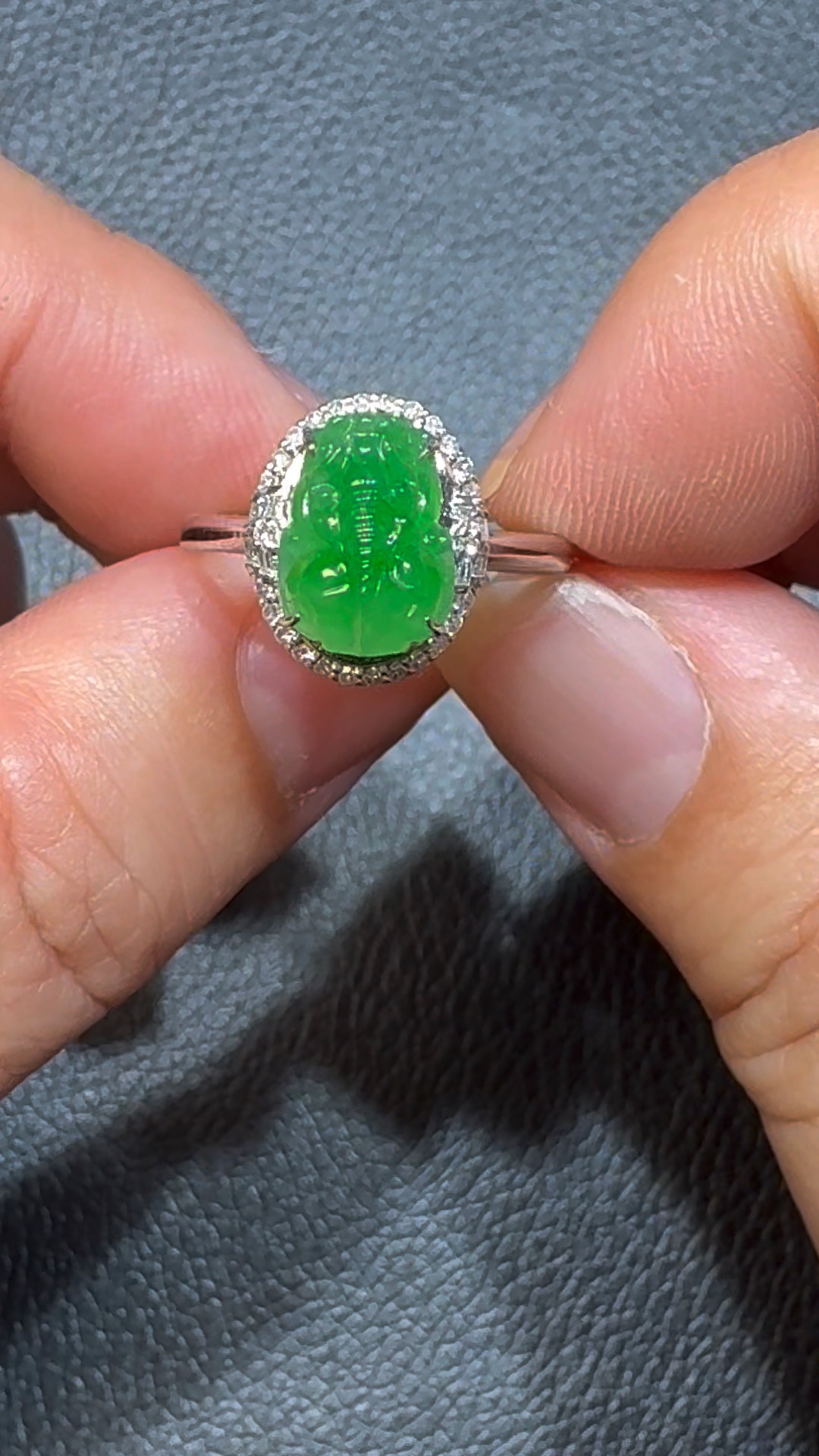 翡翠直播商品#102-18K白金鑽石翡翠貔貅戒指 1 翡翠直播商品#102-18K白金鑽石翡翠貔貅戒指