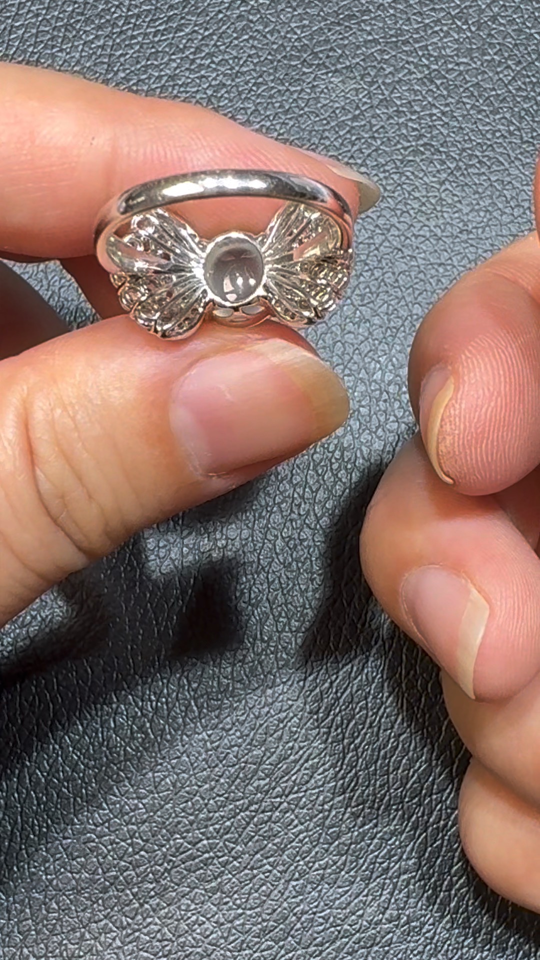 翡翠直播商品#103-18K白金鑽石翡翠蛋面戒指 4 翡翠直播商品#103-18K白金鑽石翡翠蛋面戒指 - Image 4