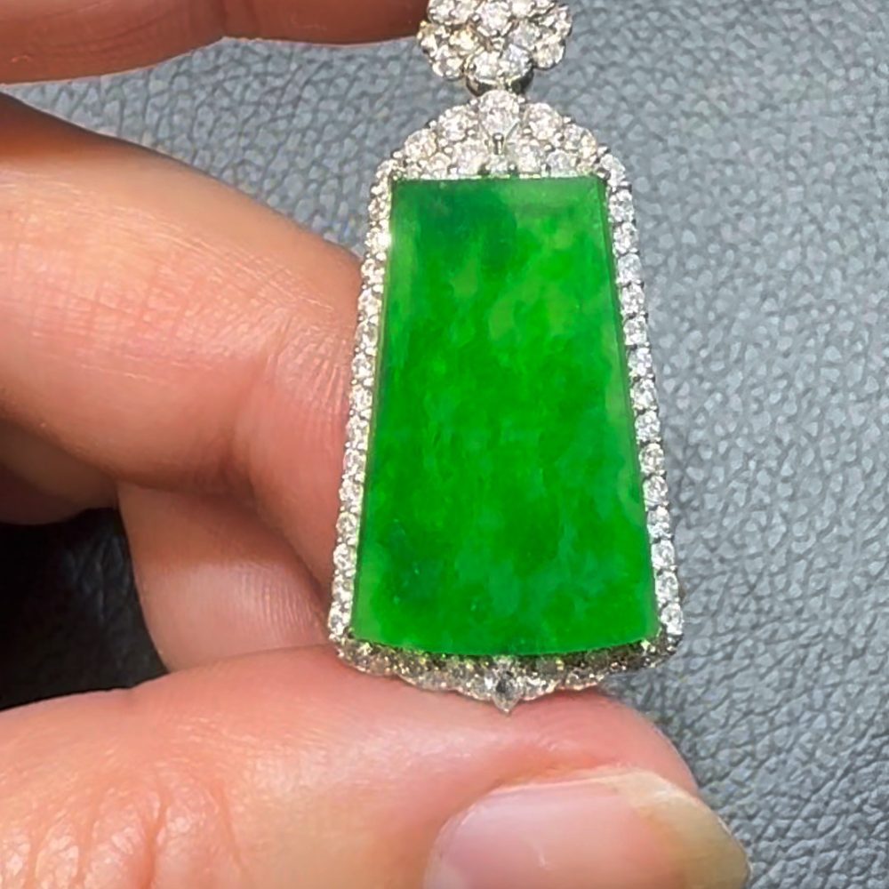 翡翠直播商品#106-18K翡翠玉器陽綠無事牌吊墜